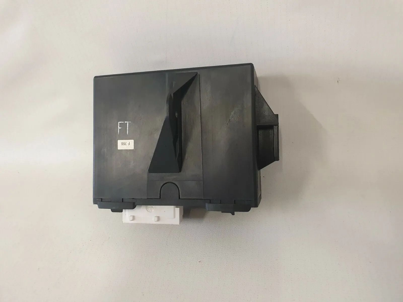 อะไหล่แท้ กล่องควบคุม SG สำหรับฝากระโปรงท้าย Stabilus Peugeot 607 04-10 6559RR