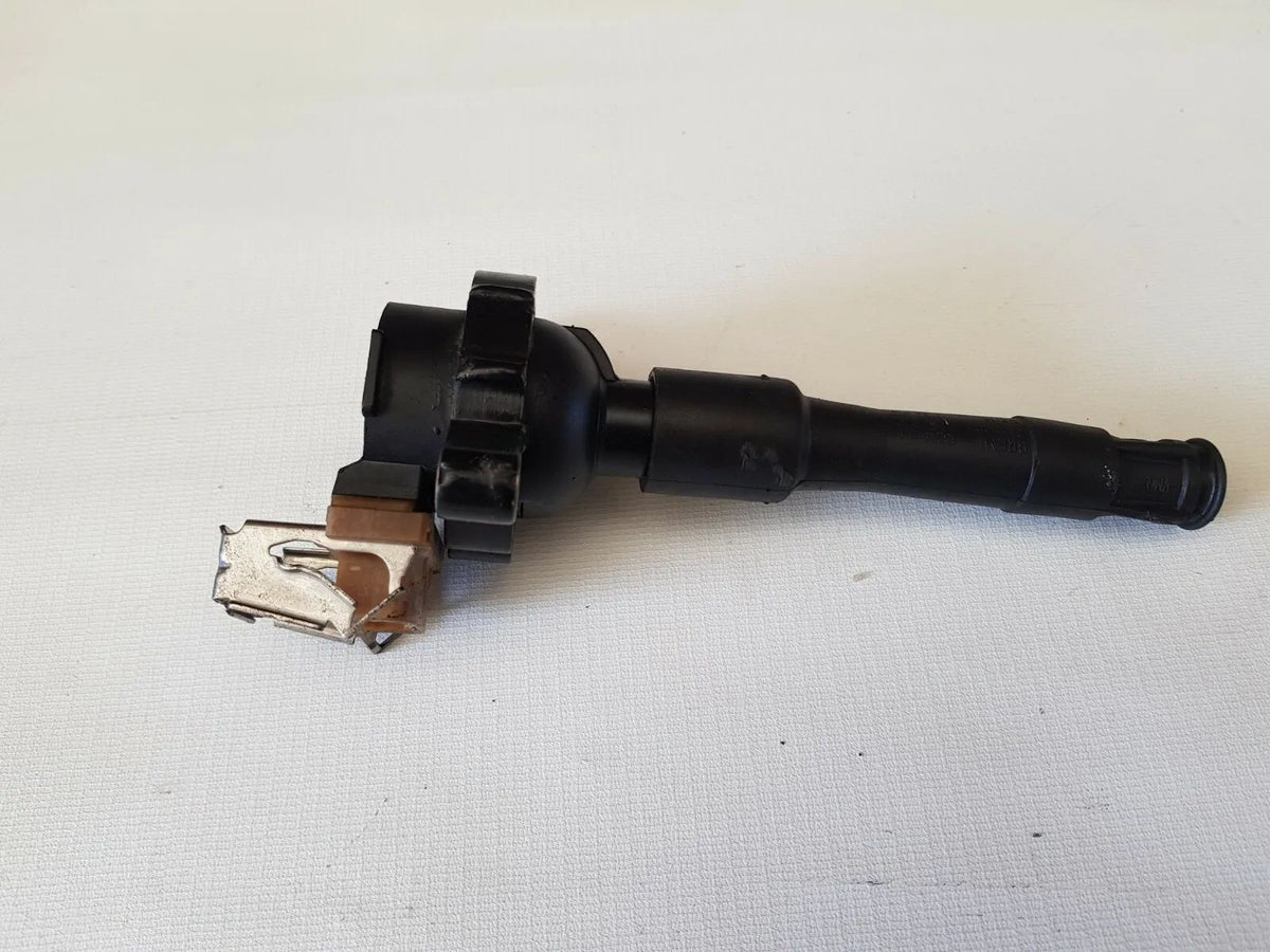 อะไหล่แท้ (OEM) ขดลวดจุดระเบิด 1748017 สำหรับ BMW 5er (E39) 530i 523i