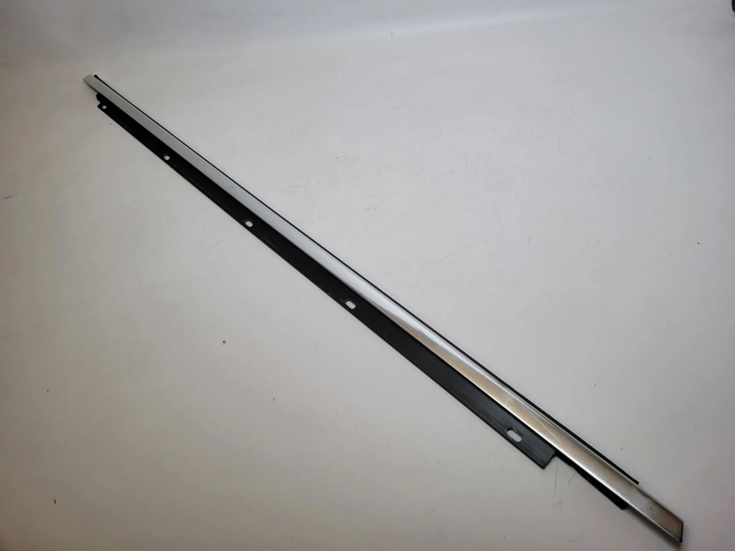 Original Audi A4 (8E/B6/B7) S-Line Dichtung Fensterleiste Rechts 8E0853284B