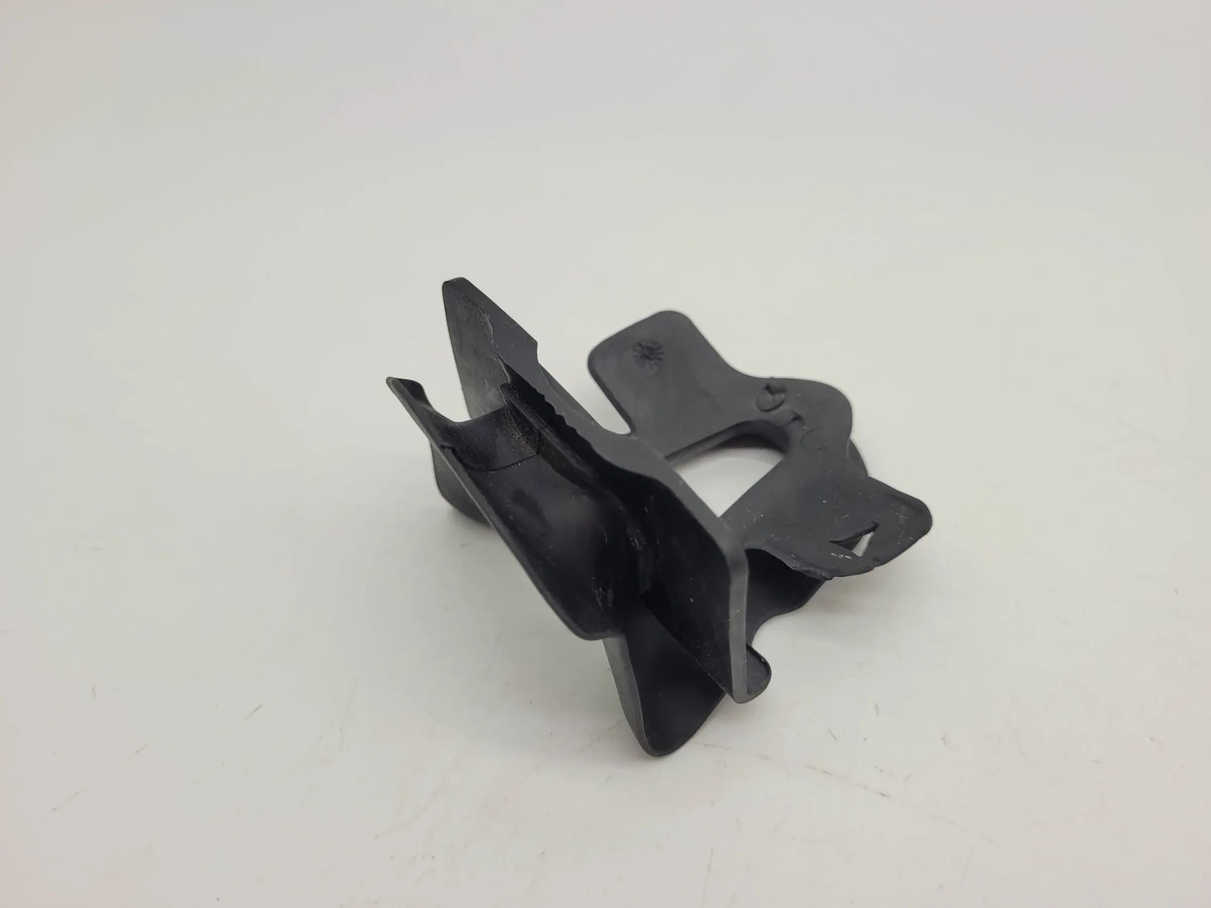 Original Audi A4 (8E/B6/B7) Türschloss Gummi L/R Vorne/Hinten 8E0837087D