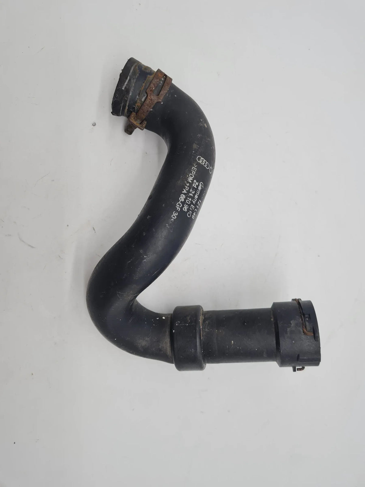 Original Audi A6 (4B2/4B4) 2.4 V6 Kühlerschlauch Kühlwasser 4B0121049