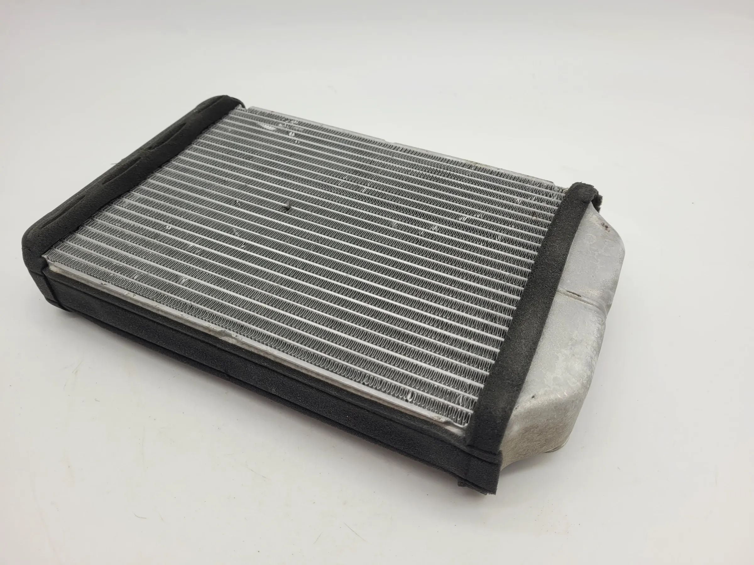 Original Audi A6 (4B2/4B4) Wärmetauscher Heizungskühler 4B1819699