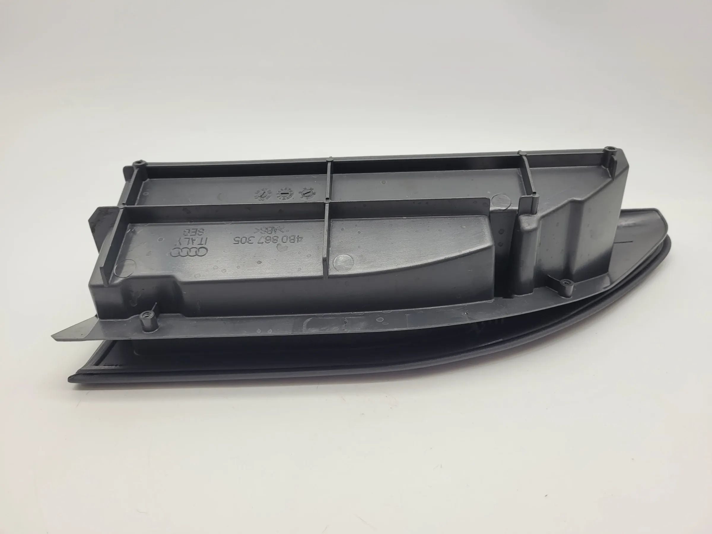 Original Audi A6 (4B2/4B4) Tür Ablagefach Ablage Staufach Hinten Links 4B0867305