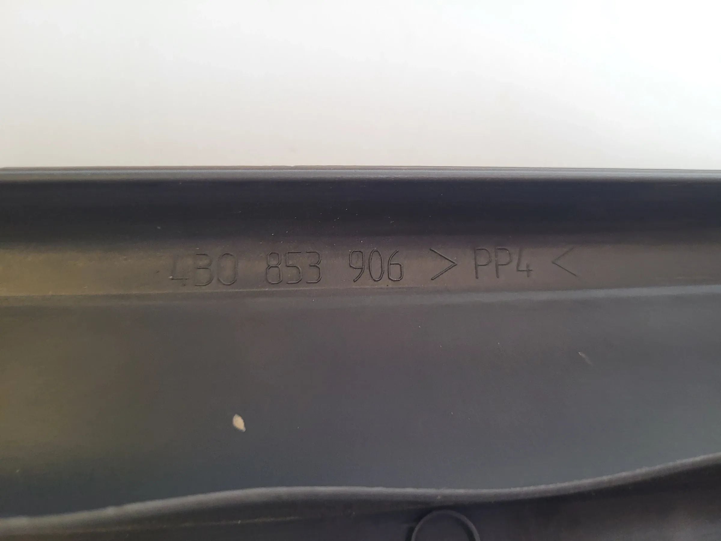 Original Audi A6 (4B2/4B4) Einstiegsleiste Zierleiste Rechts Unten 4B0853906