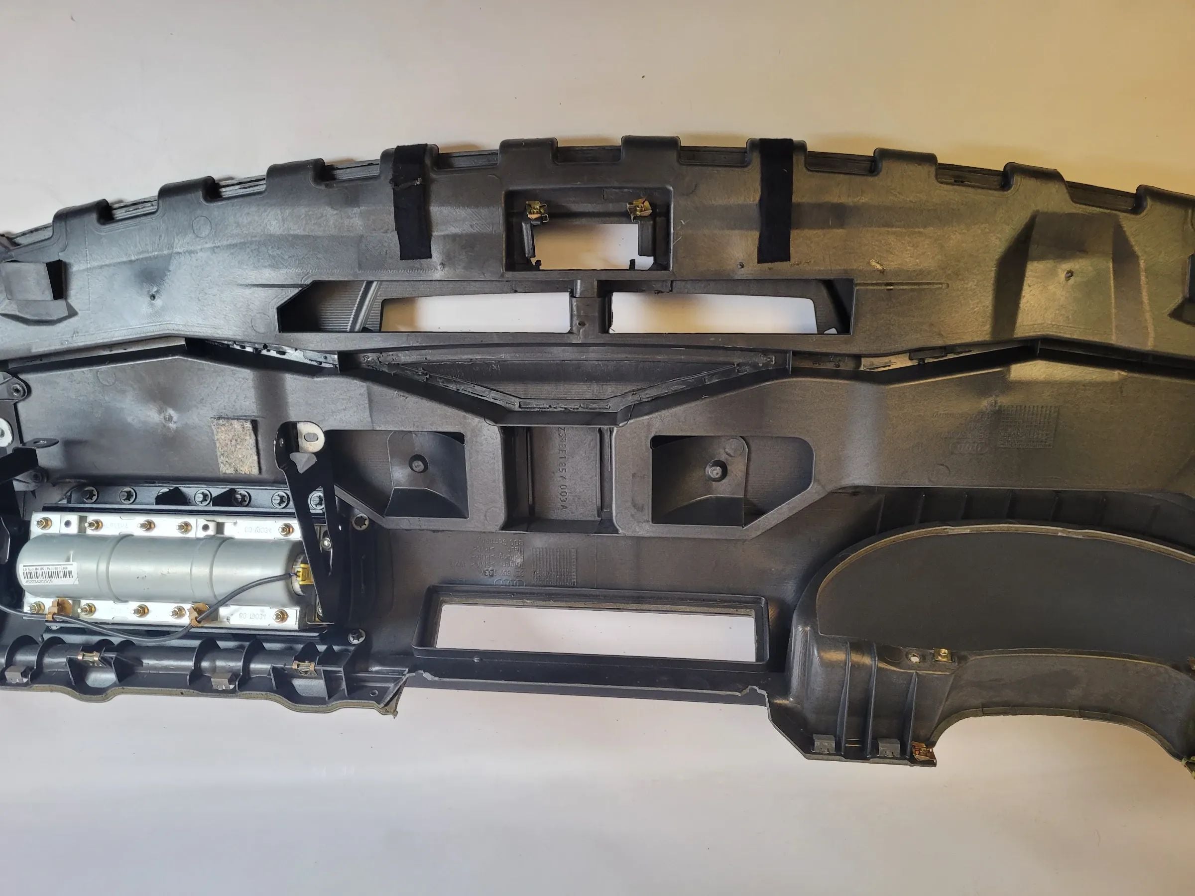 Original Audi A4 (8E/B6/B7) Armaturenbrett mit Airbag 8E1857033A