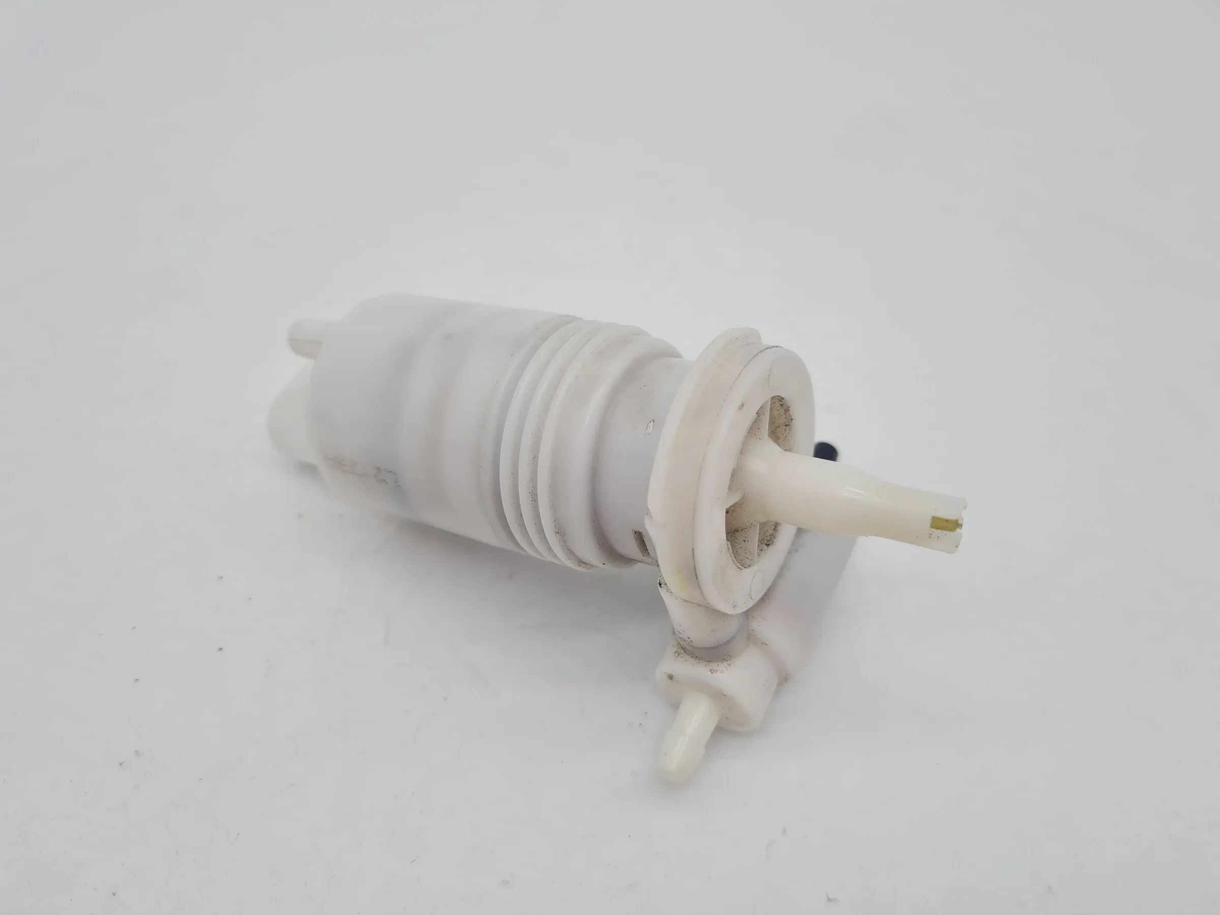 Original Mini One (R50/R53) Wischwasserpumpe 8377429-03