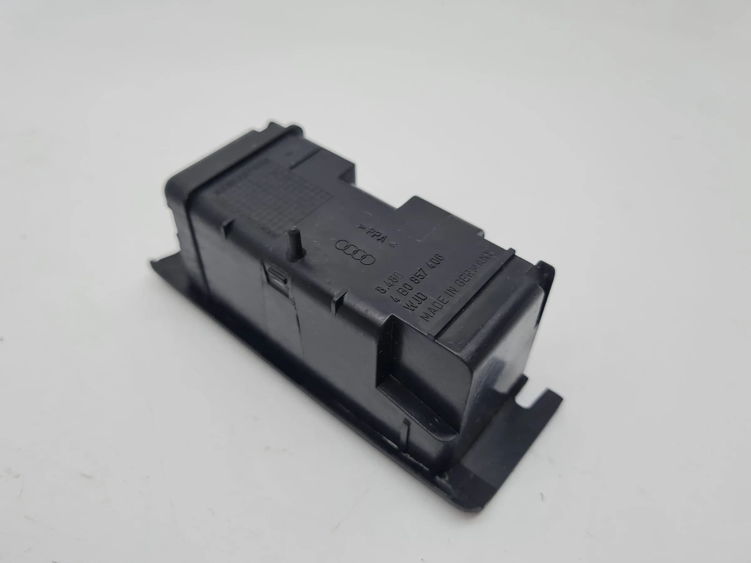 Original Audi A6 (4B2/4B4) Aschenbecher Tür Hinten Rechts 4B0857406