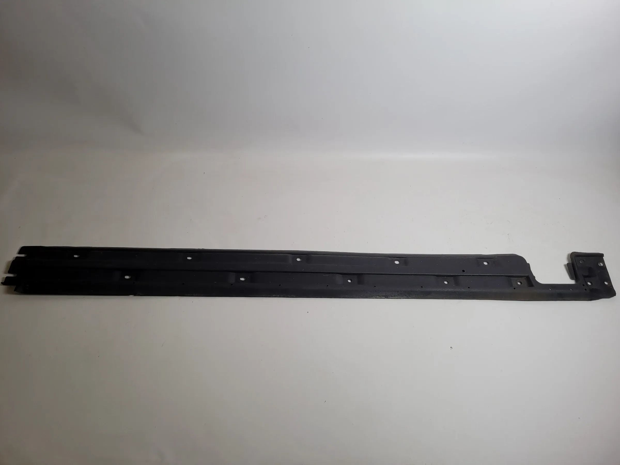 Original BMW 5er (E39) Einstiegsleiste Links Unten 51.71-8201495