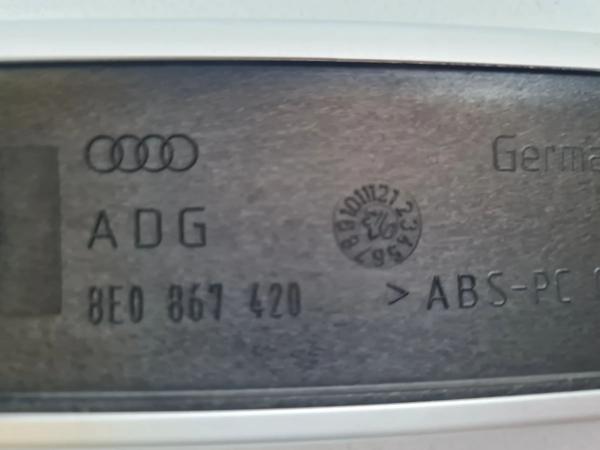 Original Audi A4 (S-Line) Dekorleiste Zierleiste Rechts Hinten 8E0867420
