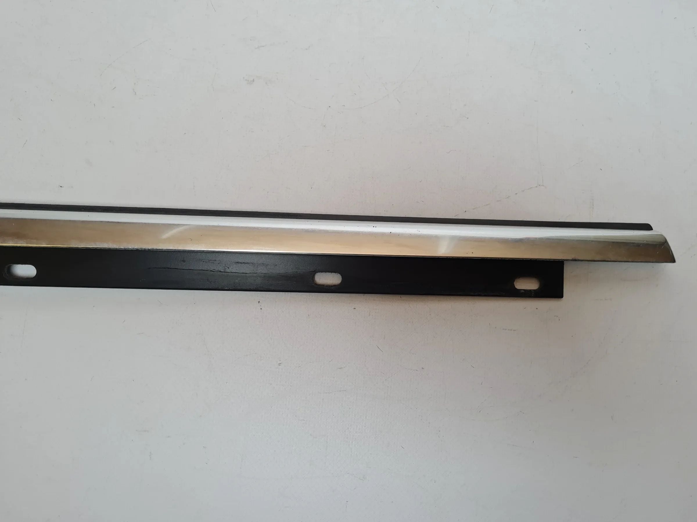 Original Audi A4 (8E/B6/B7) S-Line Dichtung Fensterleiste L./Hinten 8E0853763B