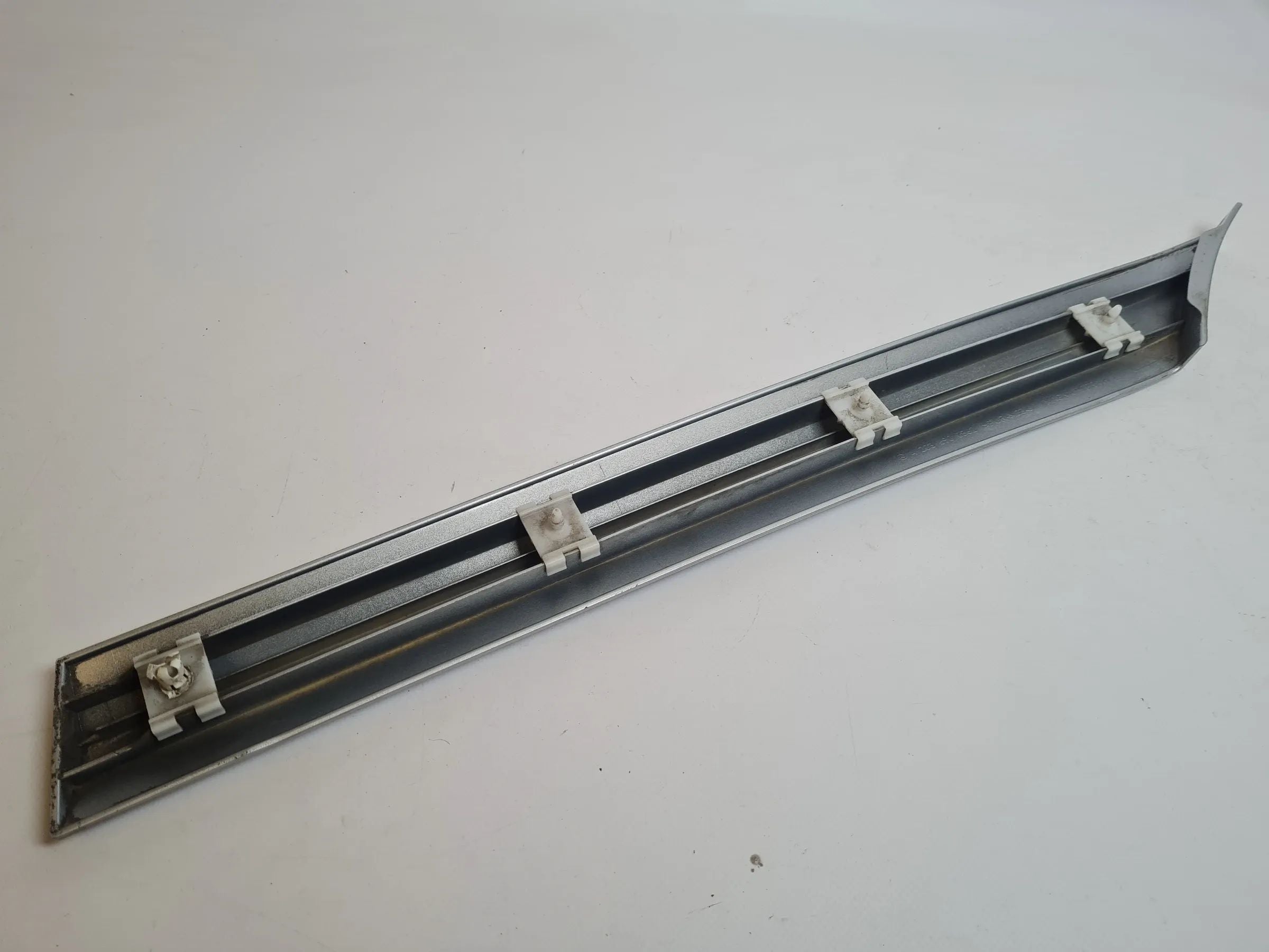 Original Mercedes-Benz C-Klasse (W203) Zierleiste Rechts Hinten, A2036900862