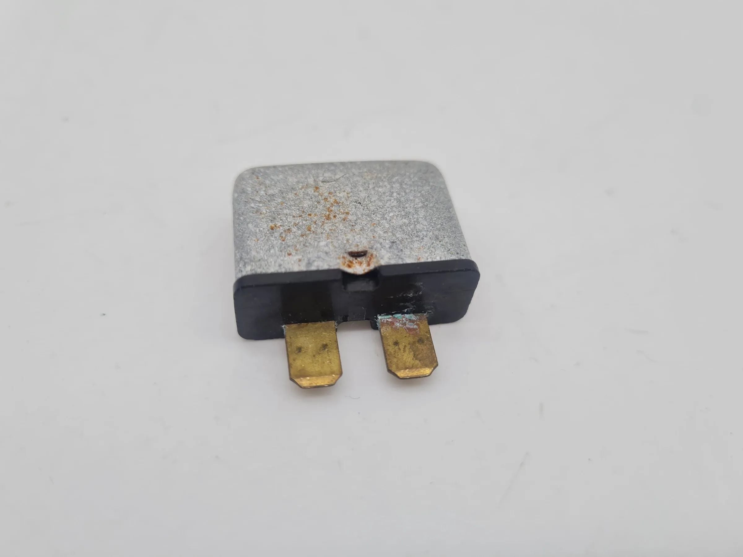 Original Audi A6 (4B2/4B4) Sicherung Thermosicherung 443937105A