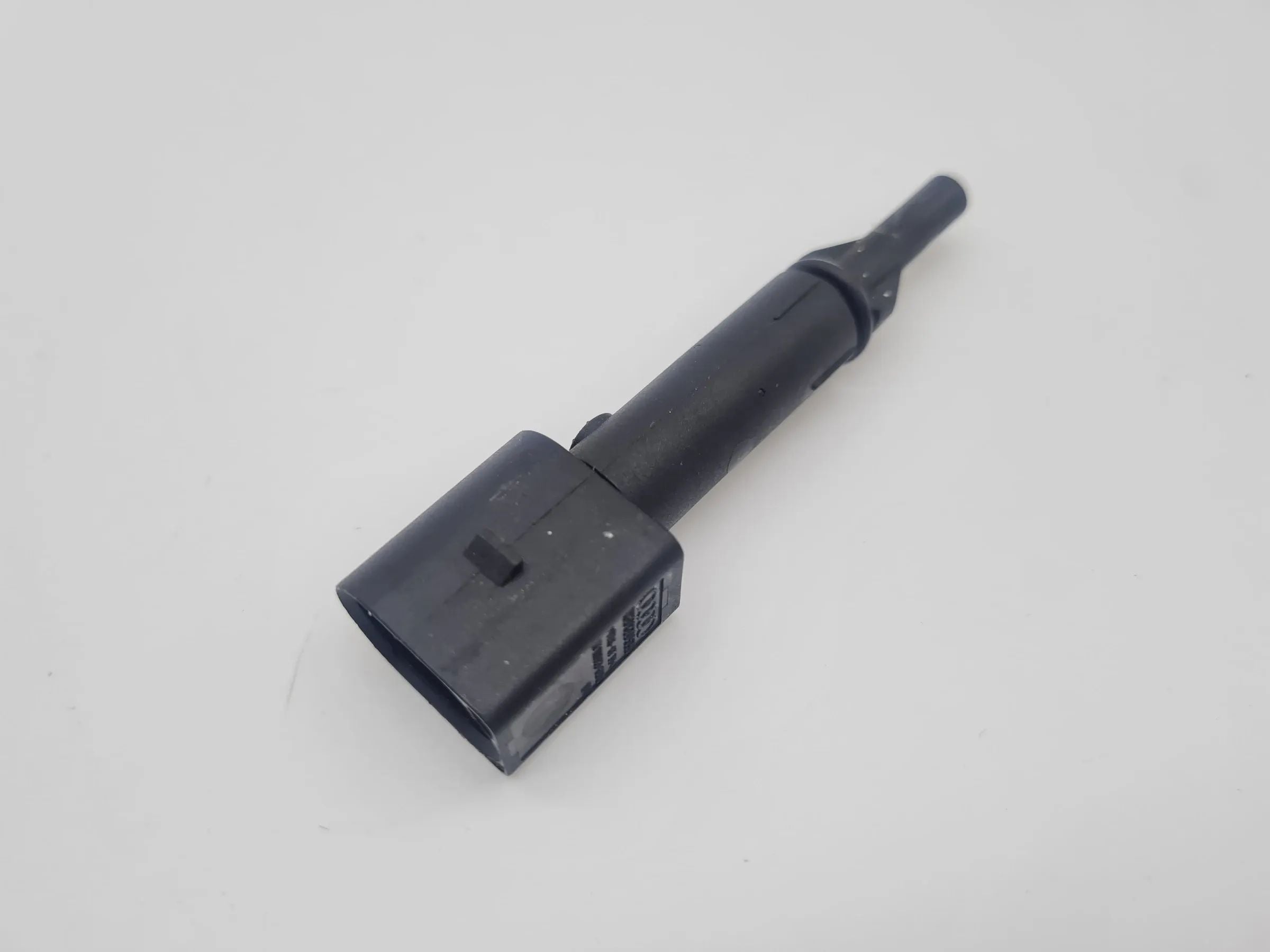 Original Audi A6 (4B2/4B4) Temperatursensor Temperaturfühler 4B0820535