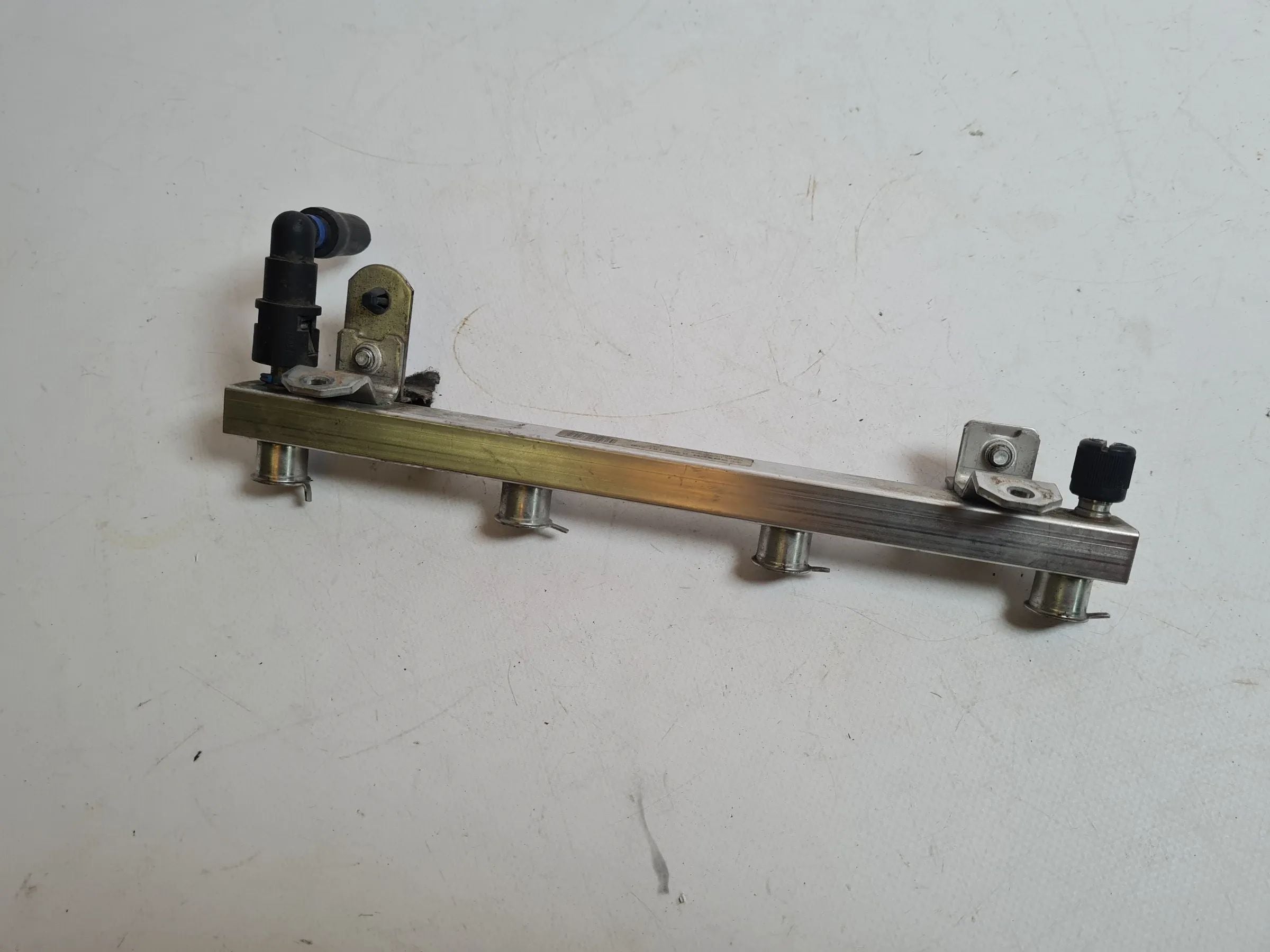 Original Opel Corsa D S07 Einspritzleiste 0208151208