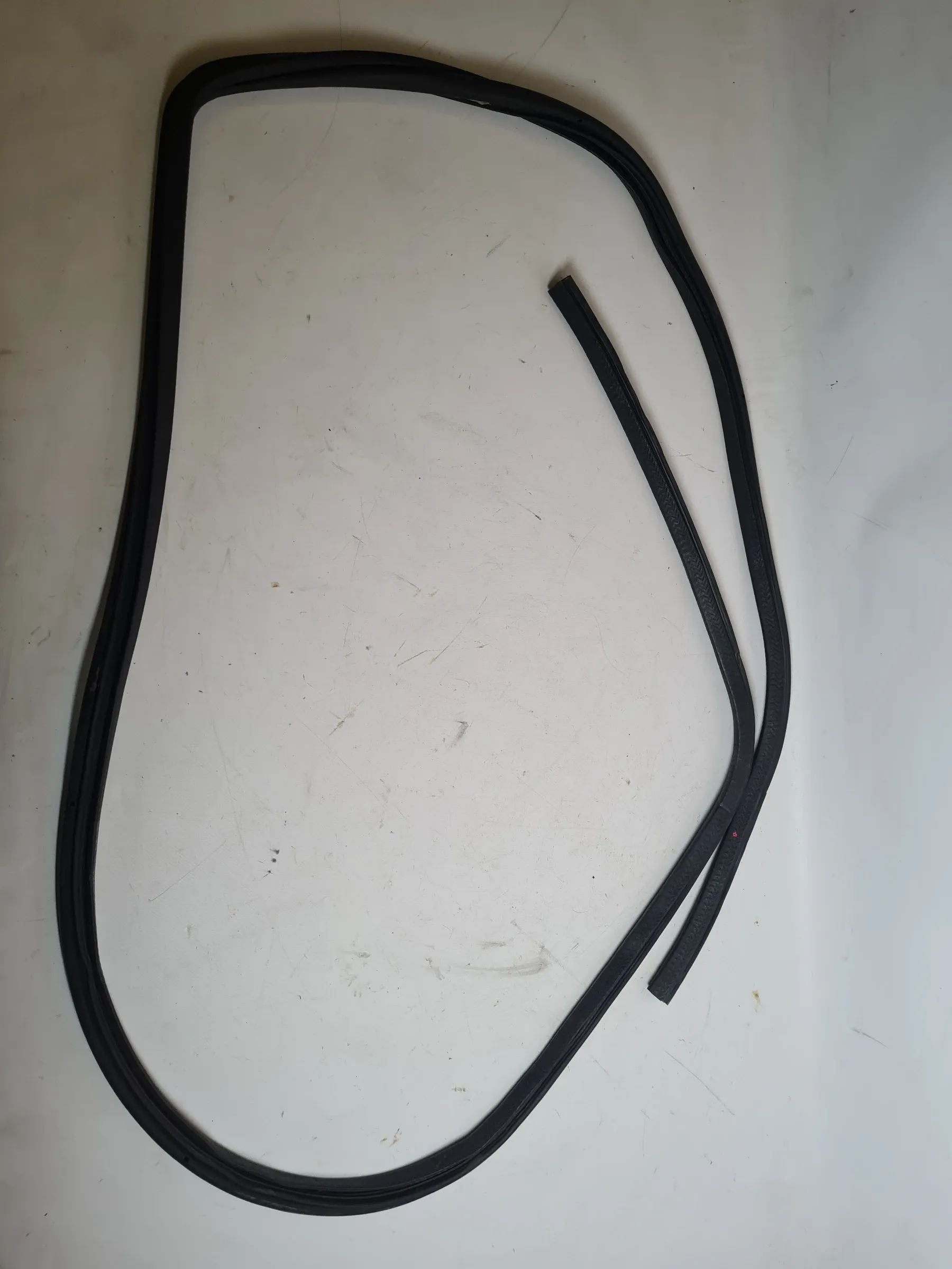 Segel Jendela Pintu Original Jeep Cherokee / Wrangler 2 XJ/TJ 55025516