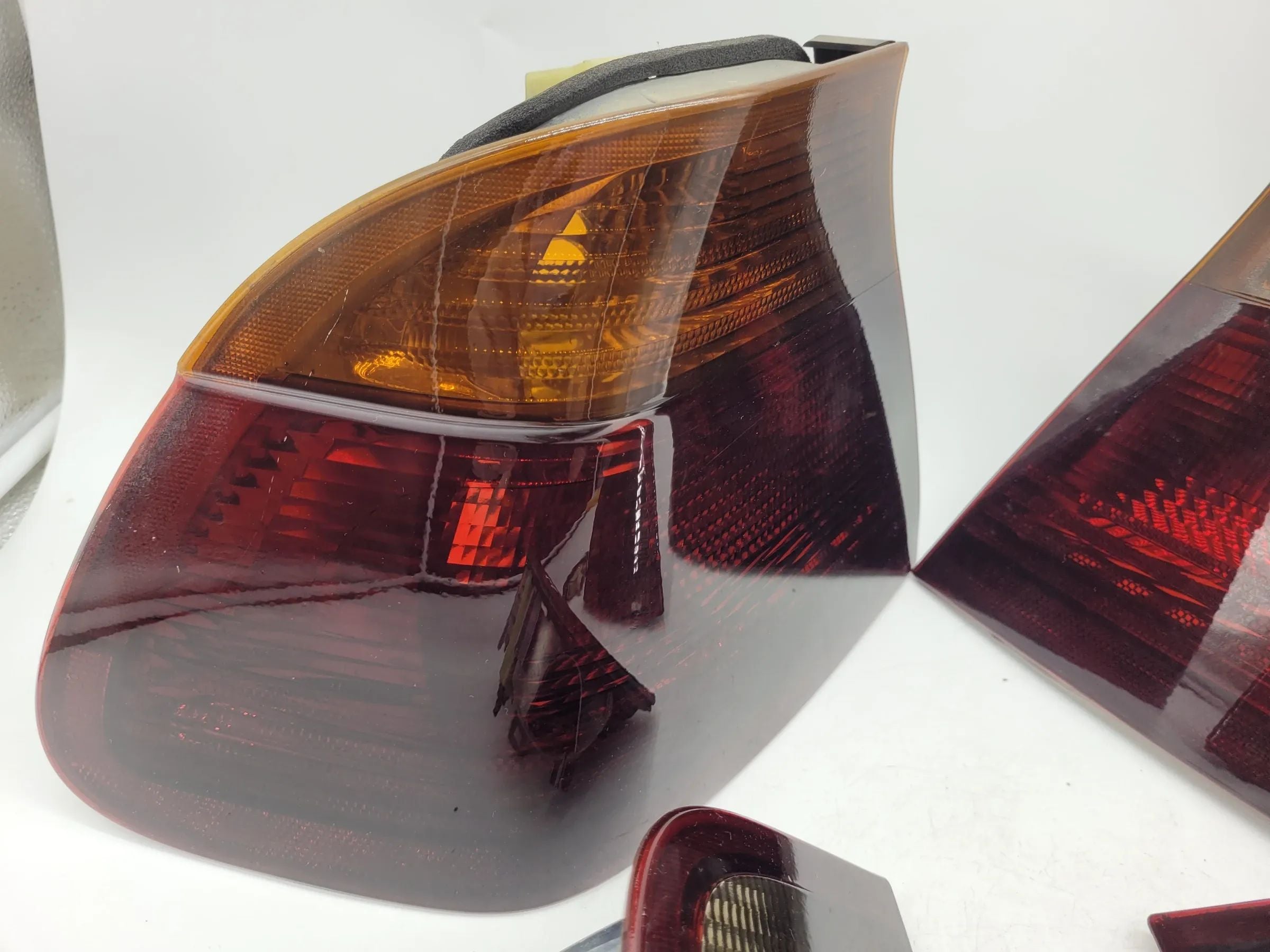 BMW 3er (E46) Rückleuchten Set Dunkel, 6-Teilig 8364921 / 8364922