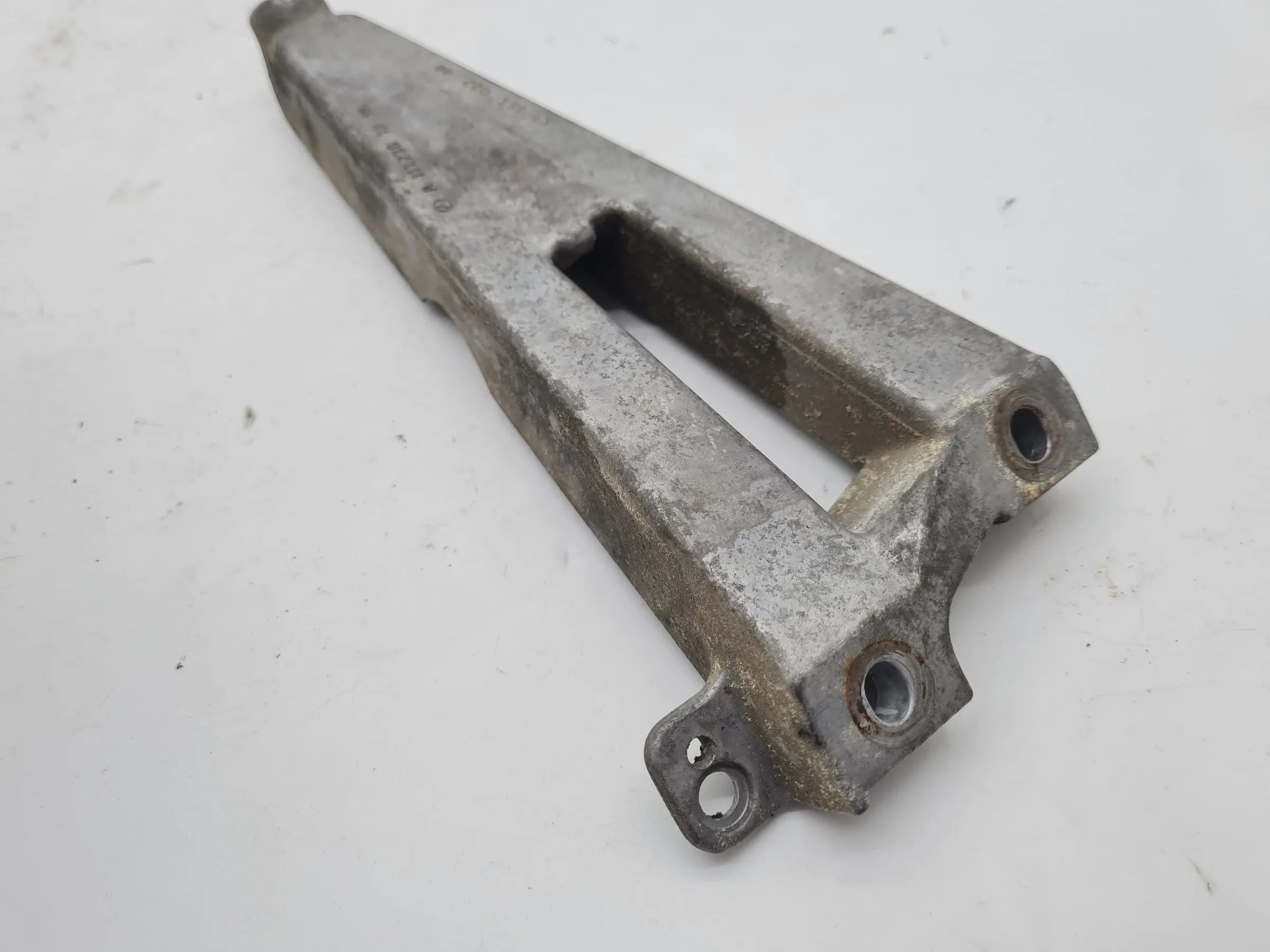 แท่นยึดมอเตอร์ Mercedes C-Klasse CL203 แท้ รุ่น A1112361395