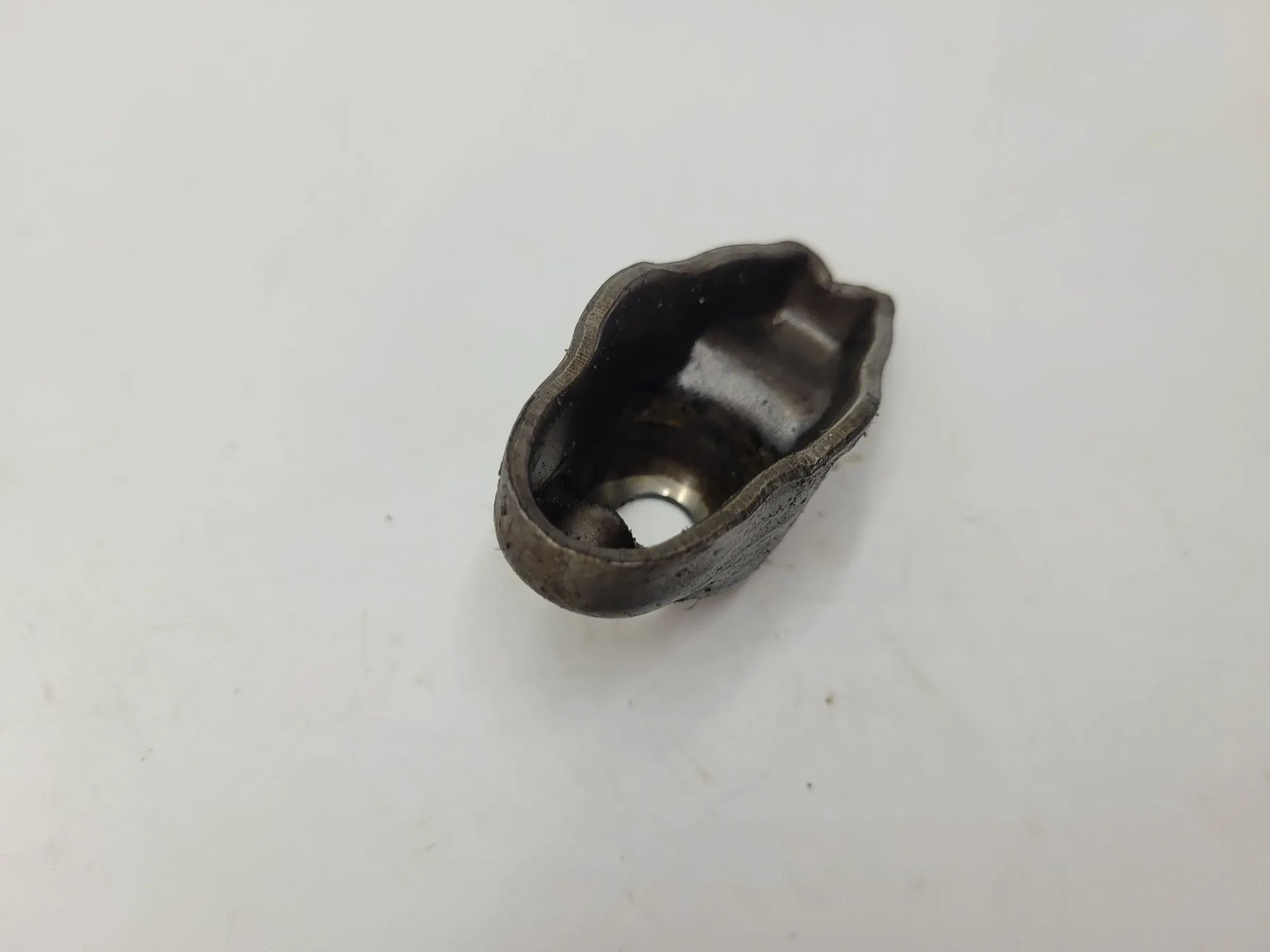 Original Opel Ascona Manta Kadett 1.2 Zylinderkopf Kipphebel Ventil (90088353)