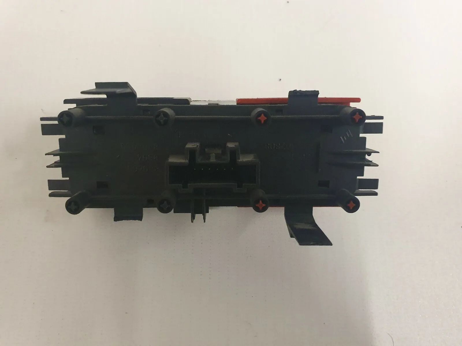 ओईएम सेंट्रल लॉकिंग स्विच और वार्निंग फ्लैशर 8200095493 RENAULT SCENIC II K19