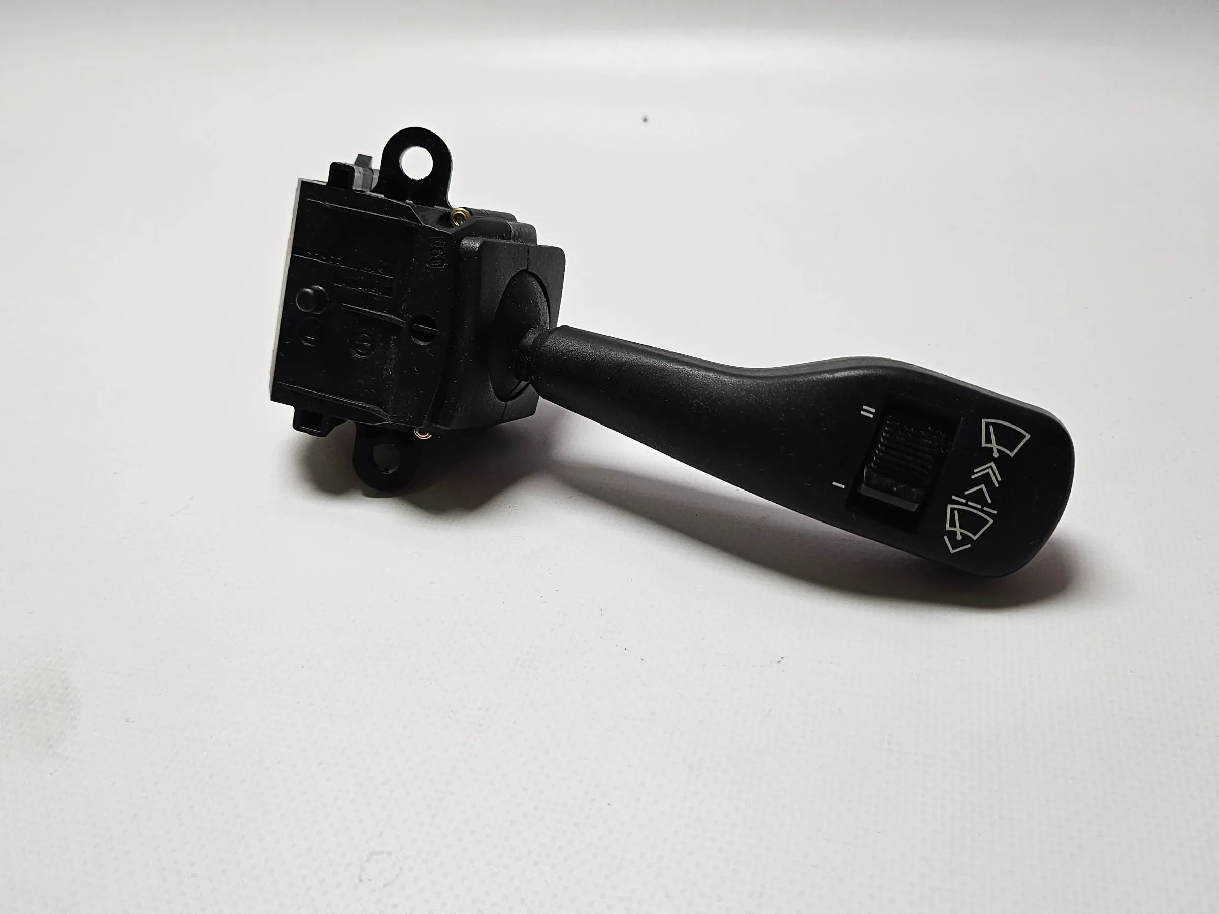 Оригинальный рычаг переключателя стеклоочистителя BMW E39 8363664I