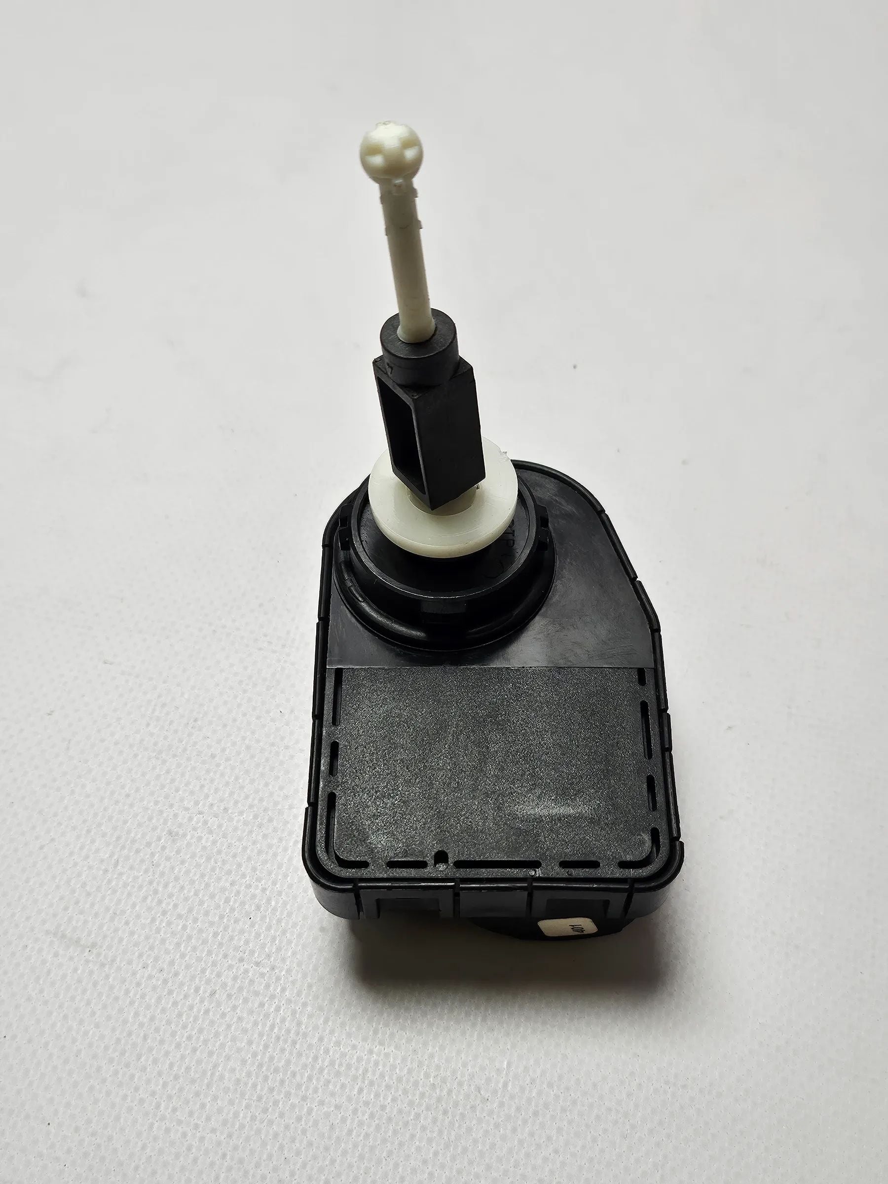 ORIGINAL Mercedes Benz E-Klasse W210 Stellmotor Motor Scheinwerfer 00745700 DE