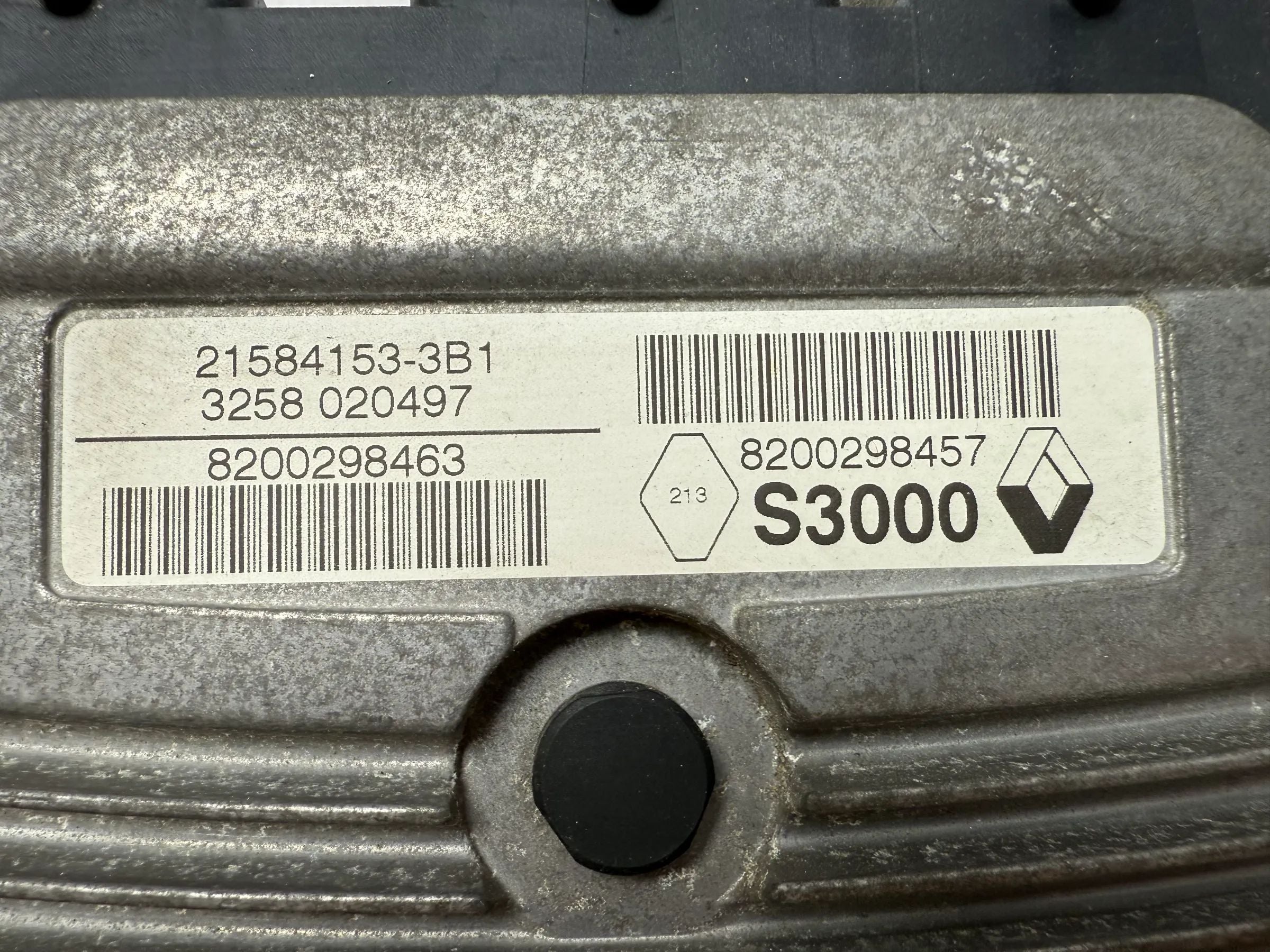 Оригинальный блок управления двигателем Renault Scenic 2 II ECU Sagem 8200298457 / 8200298463