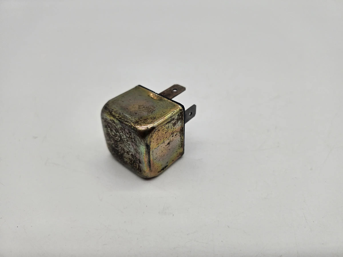 Oryginalne przekaźniki BMW E3 E9 E10 E12 E21 E23 E24 E28 1364986 Classic Car