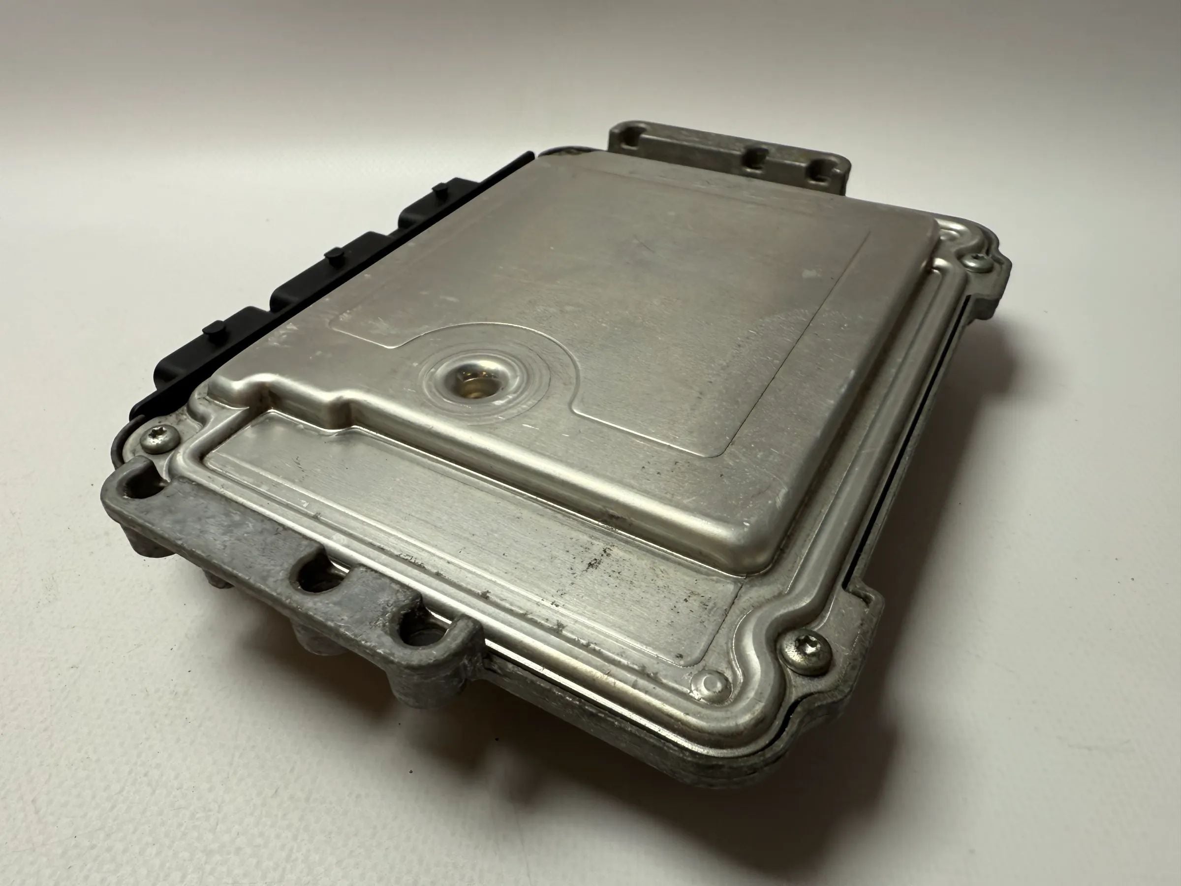 Originele Renault Megane Motorbesturingseenheid ECU 8200310863 / 0281011549