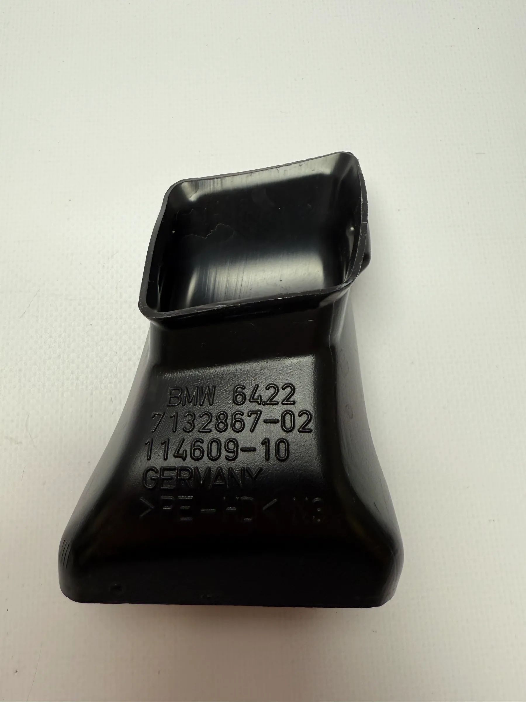 Оригинальный воздуховод отопителя BMW 3 серии E90 7132867-02 / 114609-10