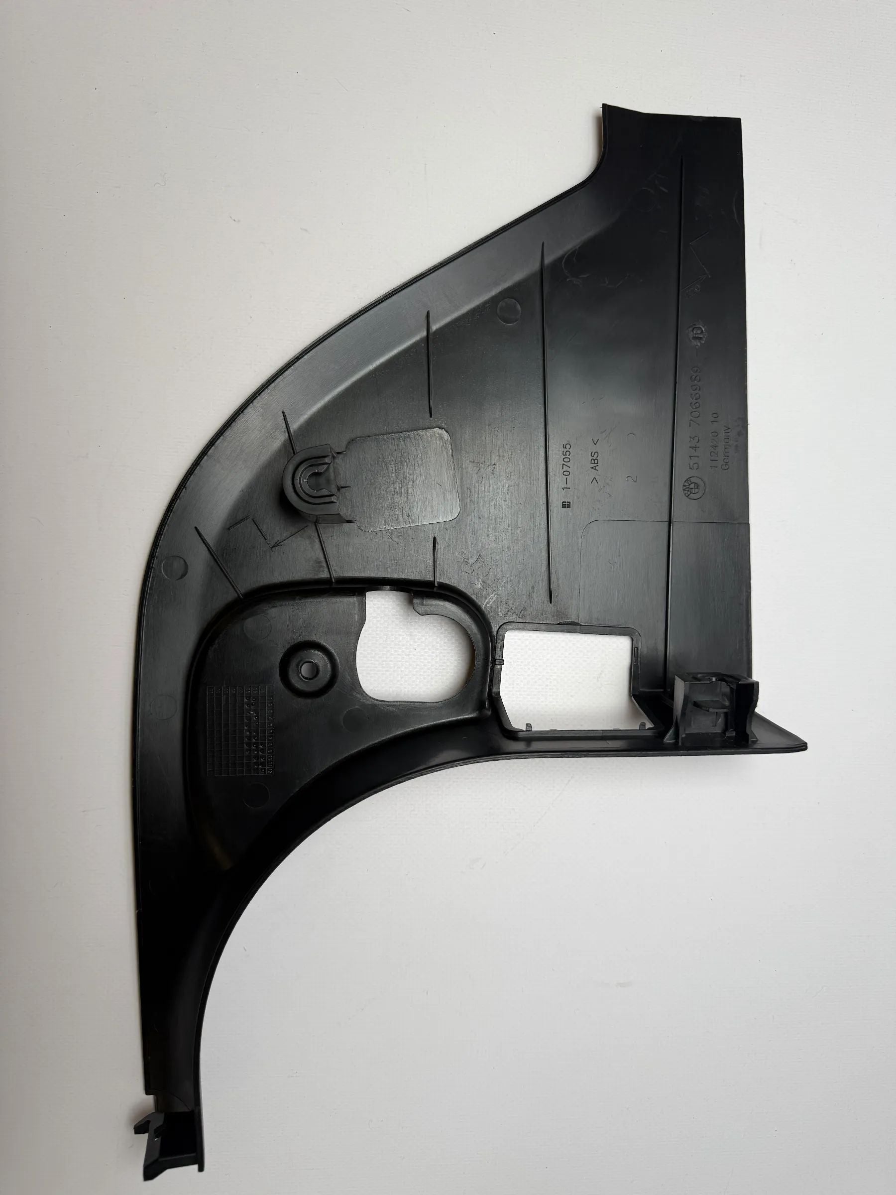 Original BMW E90 E91 E92 side panel cover footwell trim 51437066989 