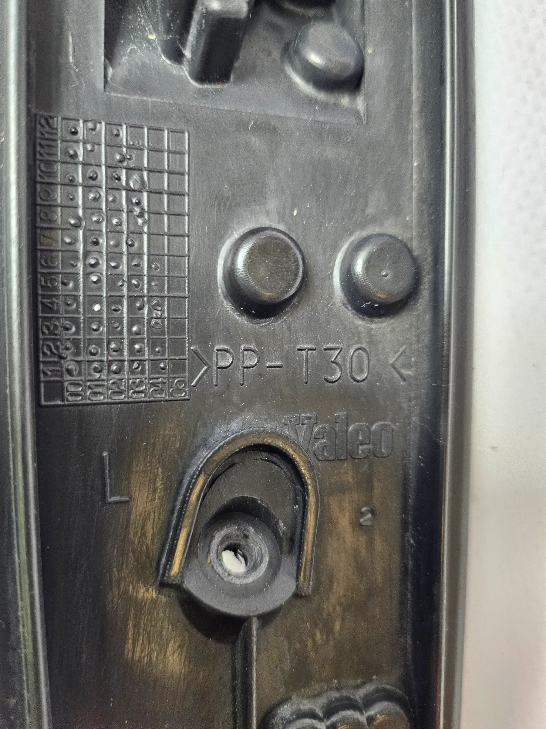 orig. VALEO OPEL CORSA C F08 F68 Lampenträger Rückleuchte links schwarz 89307491