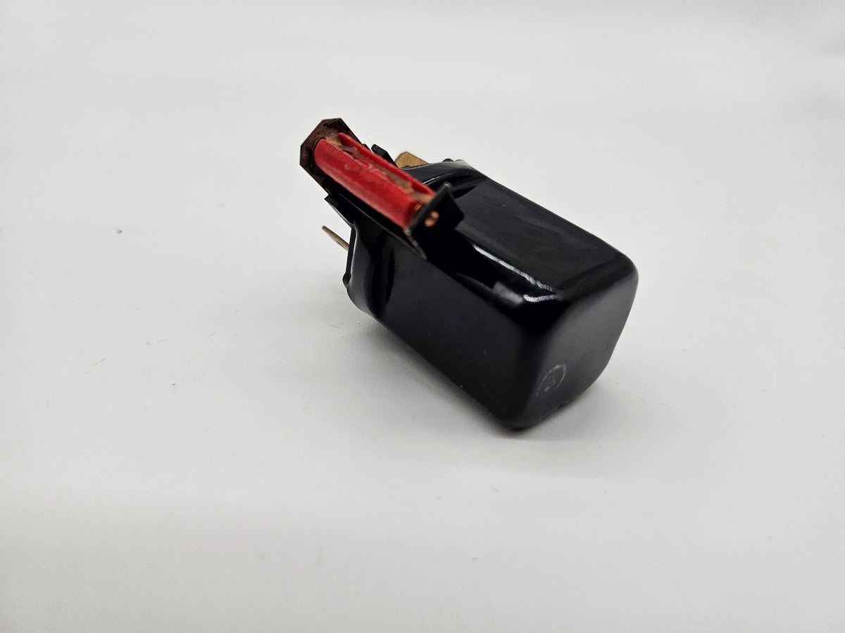 อะไหล่แท้ Bosch รีเลย์ (Schliesser) พร้อมฟิวส์ สำหรับรถคลาสสิก 0 332 009 005