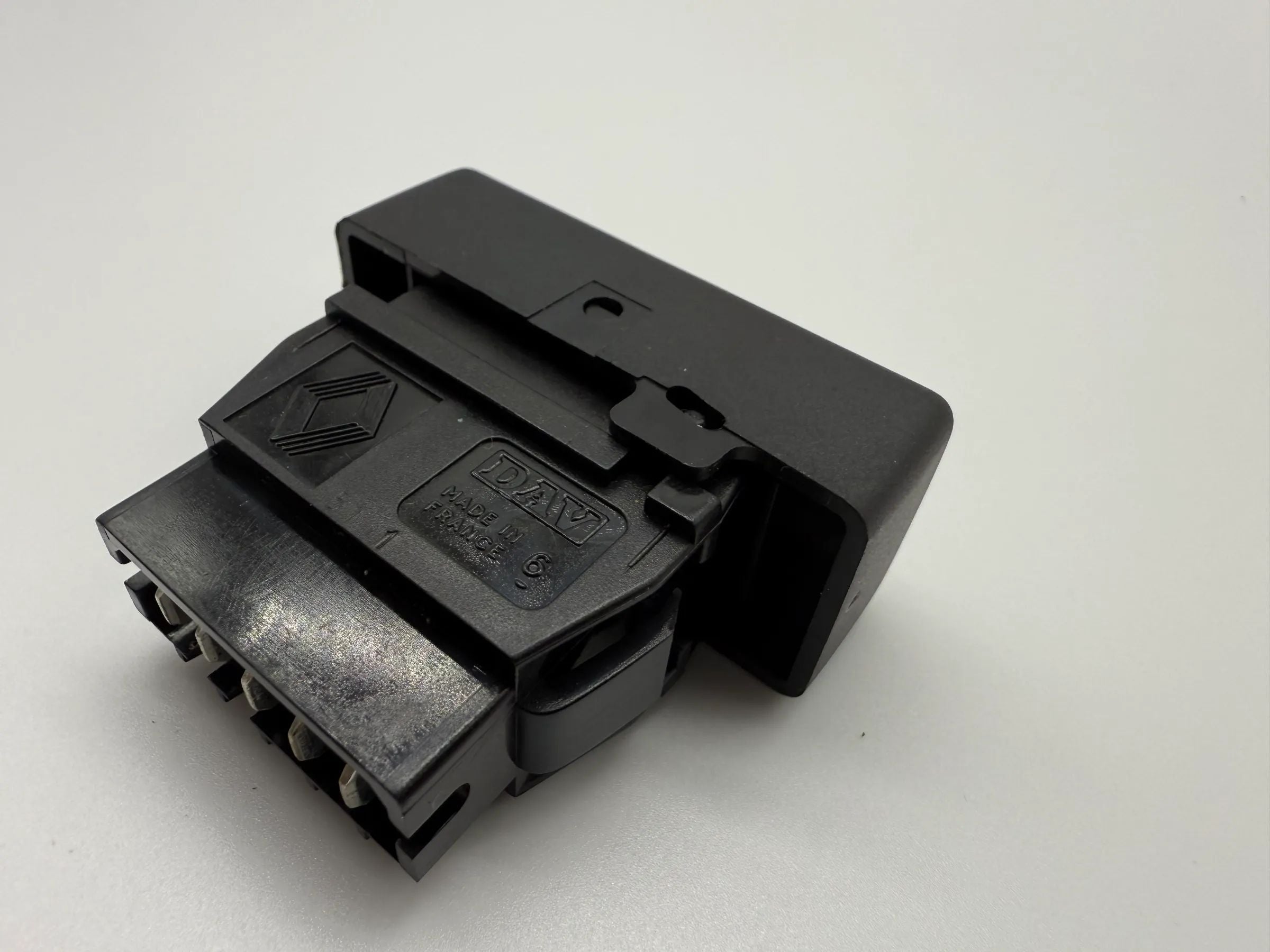 Oryginalny przełącznik ogrzewania tylnej szyby Renault 19 II/III Cabrio DAV 7700817338