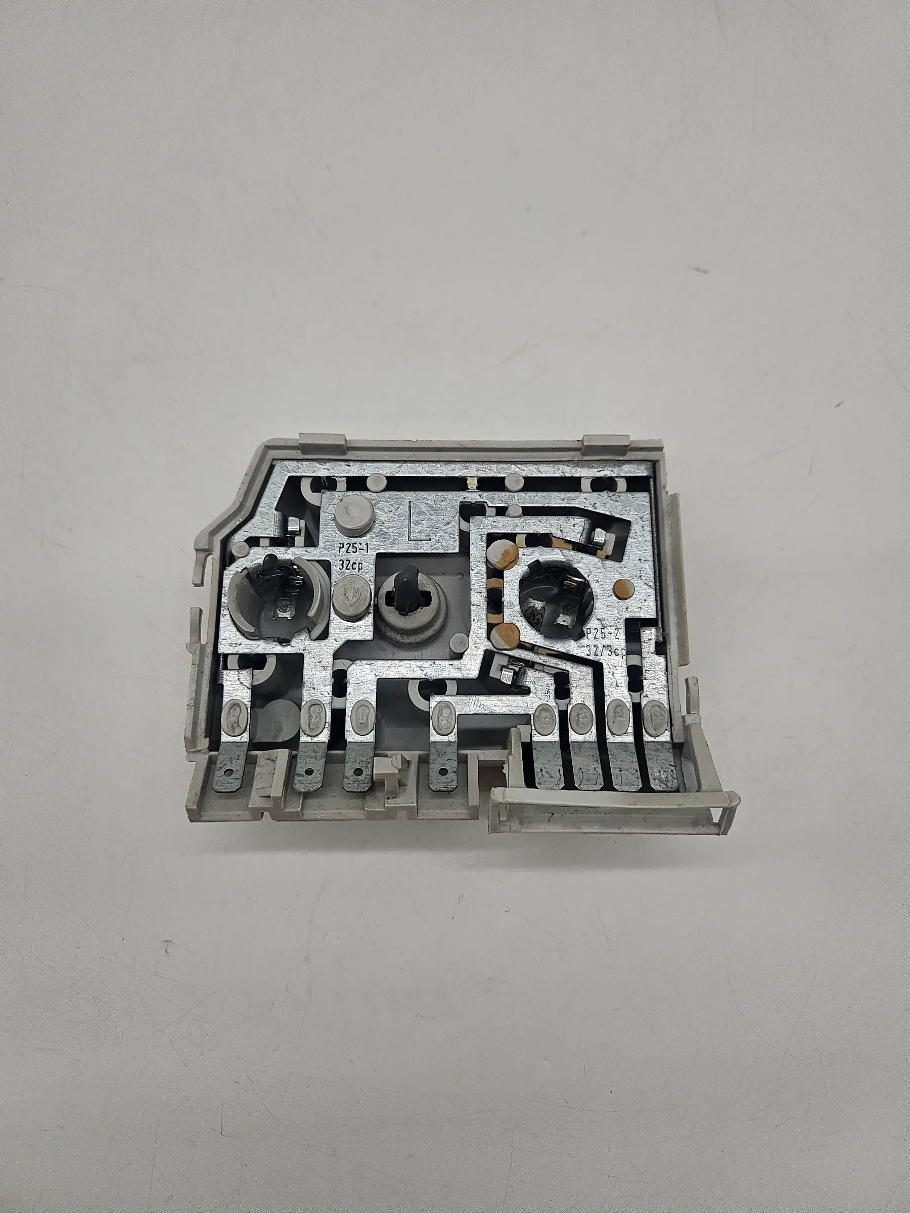 ORIGINAL AUDI 80 893945095 Lampenträger Rückleuchte  hinten links