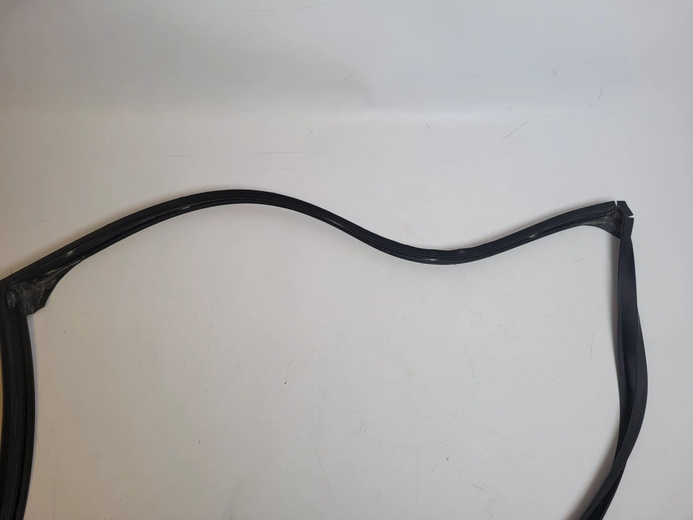 BMW 5er Touring E39 Türdichtung Führung Links Hinten Außen Oben (Original)