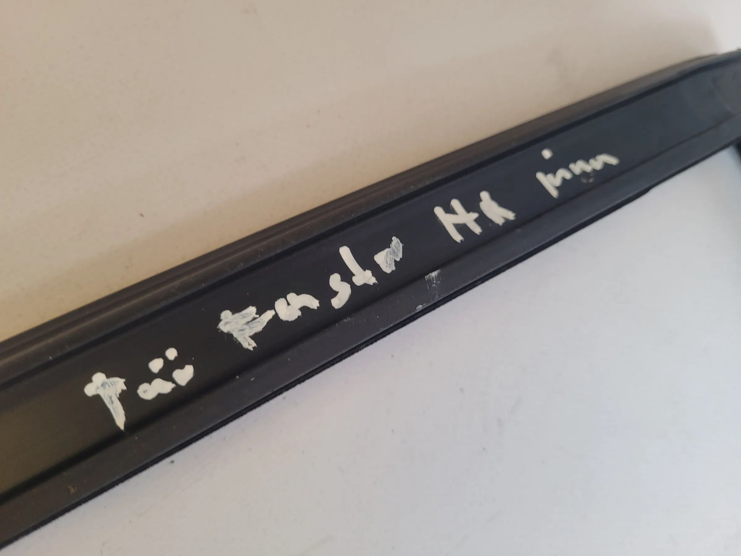 BMW 5er Touring E39 Dichtung Fensterführung Rechts Hinten Innen (Original)
