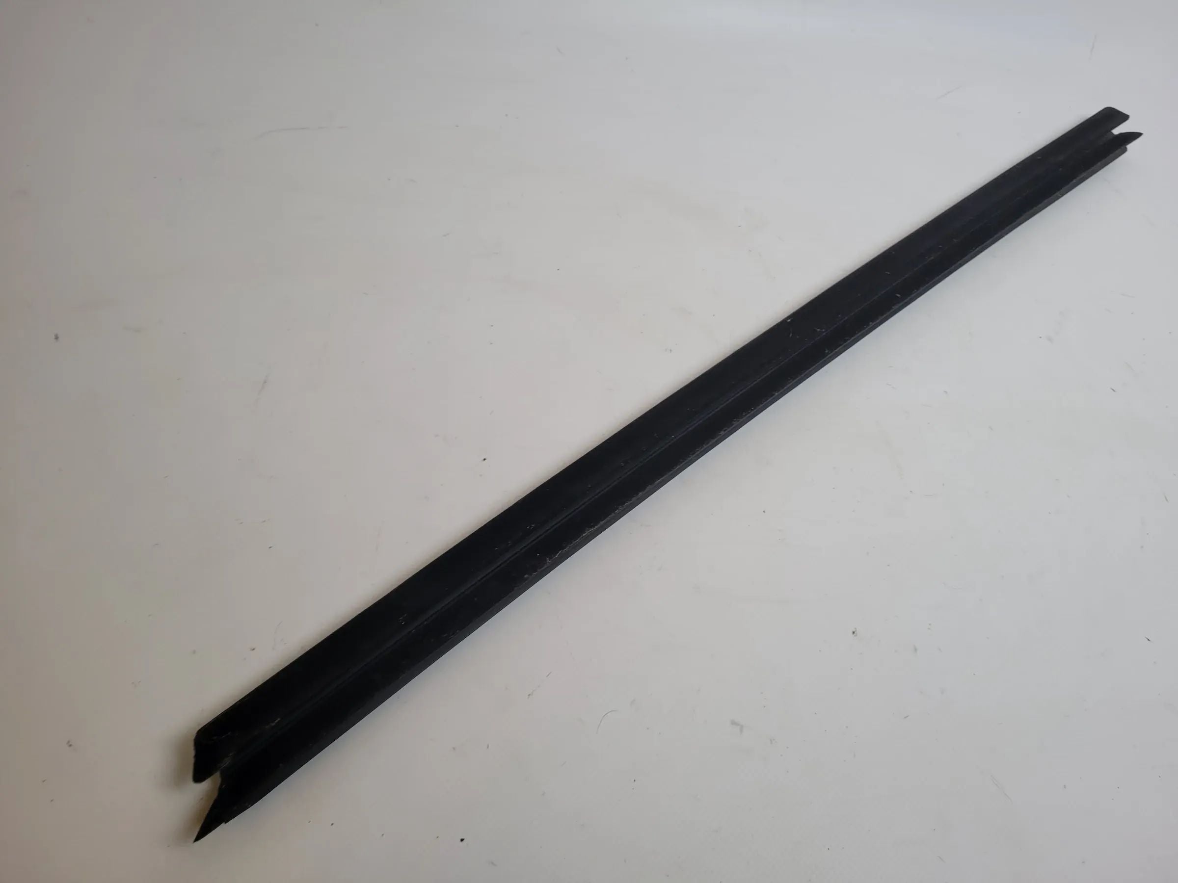 BMW 3er Touring E91 Schachtleiste Dichtung 1 Vorne Links Innen 17033 Original