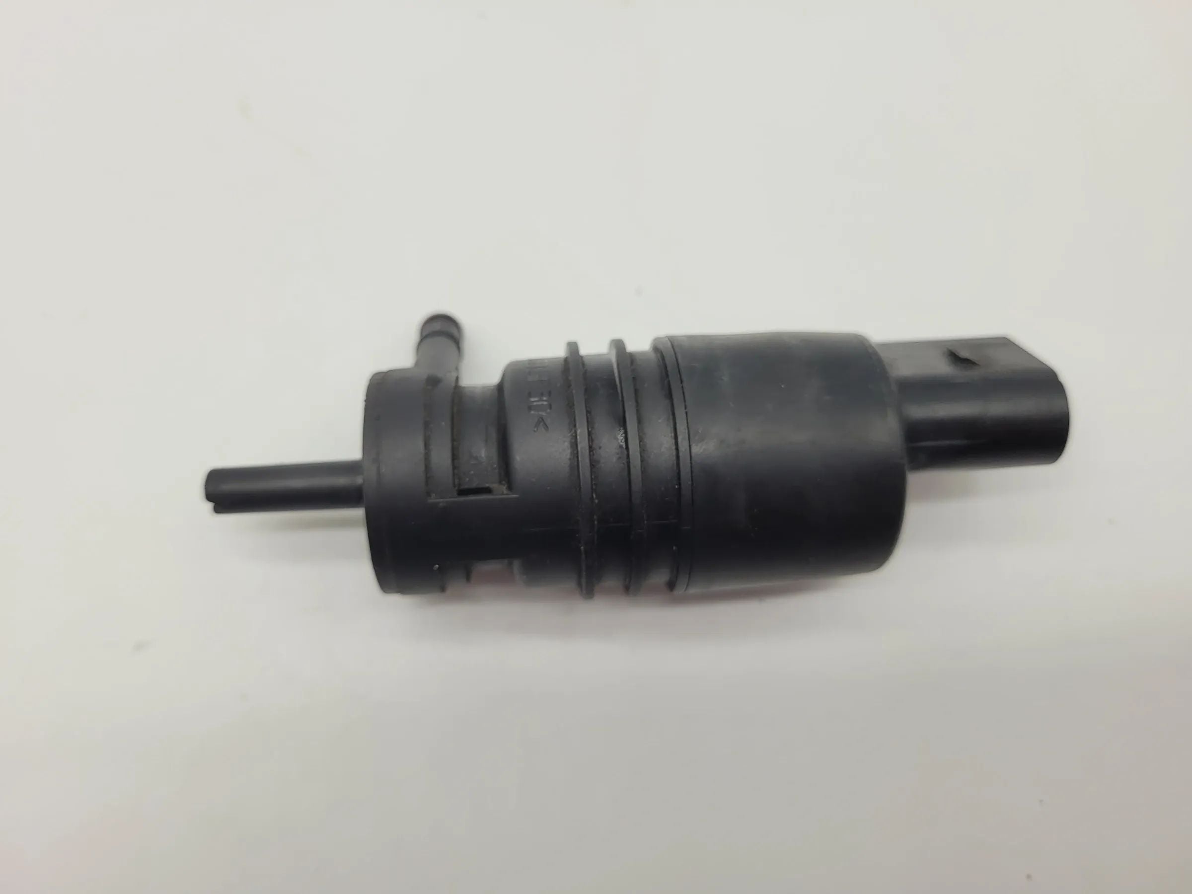 BMW 5er Touring E39 Waschwasserpumpe Pumpe 3020175 Original