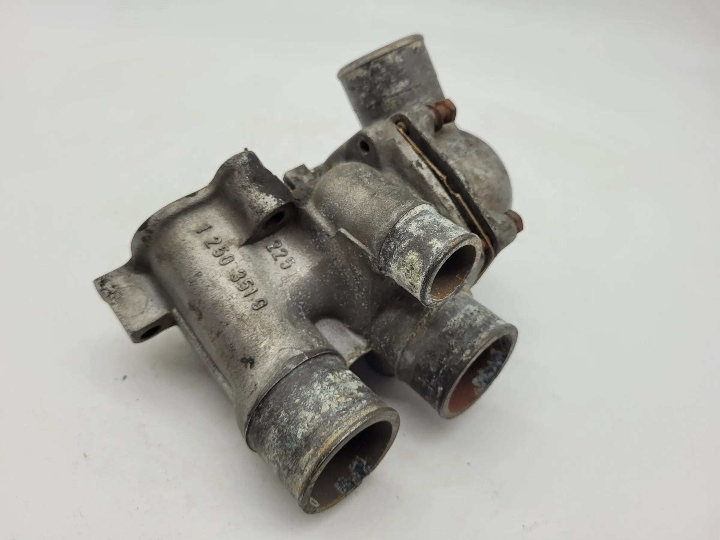 BMW 5er E28 E34 6er E24 7er E23E32 Thermostatgehäuse Thermostat 1710959 1250351