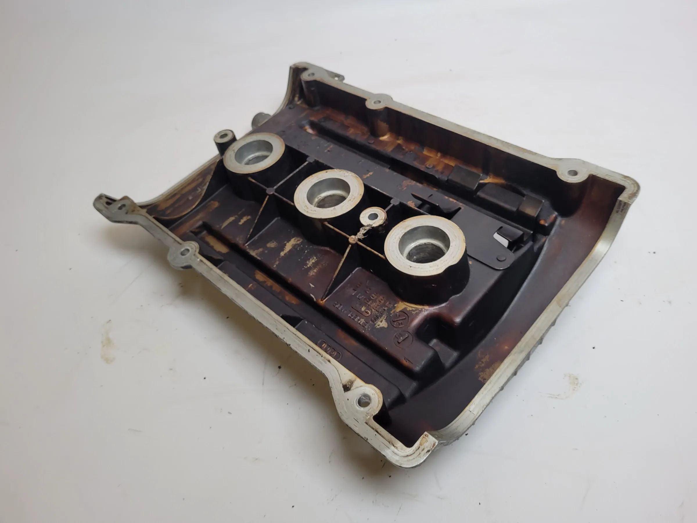 Audi A4/A6 4B/8D 2.4, 121KW Zylinderkopfhaube / Ventildeckel 078103471L Original