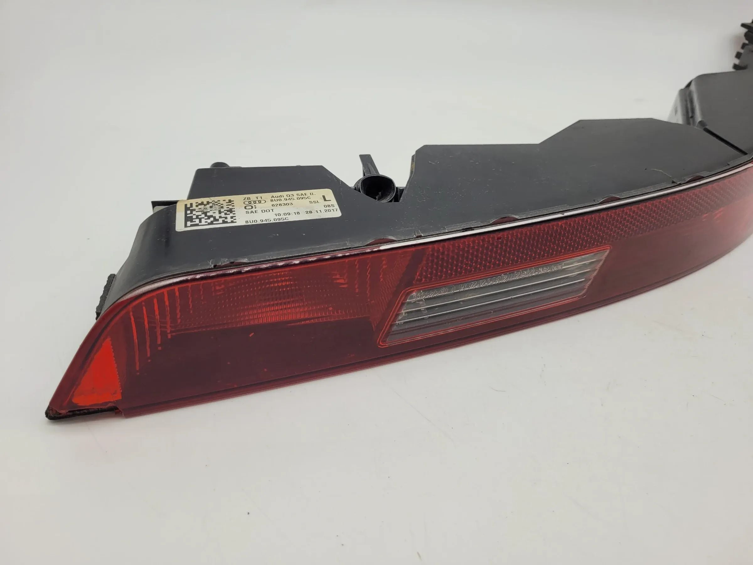 Original Audi Q3 (8UB/8UG) Rückleuchte/Rücklicht Links 8U0945096C