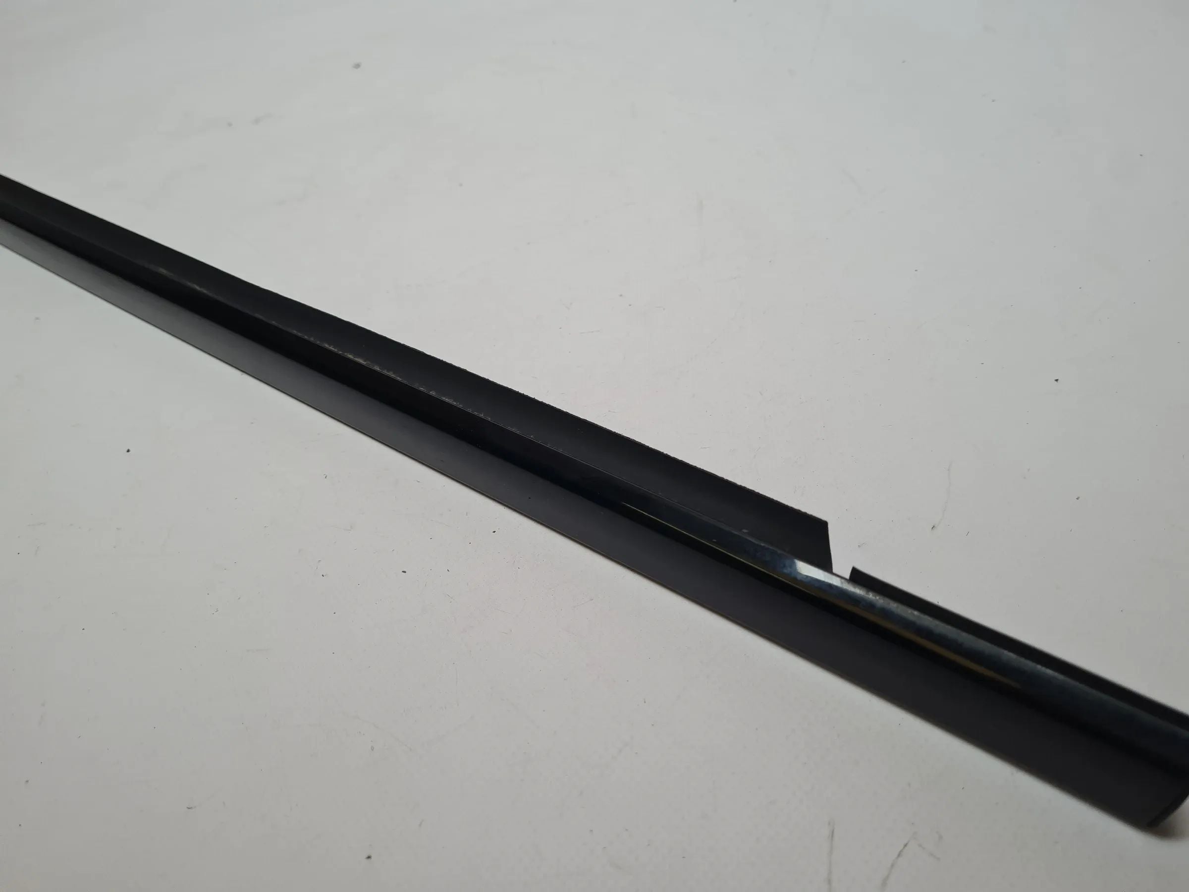 Original Mercedes C-Klasse (CL203) Einstiegsleiste Links Schwarz A2036903180