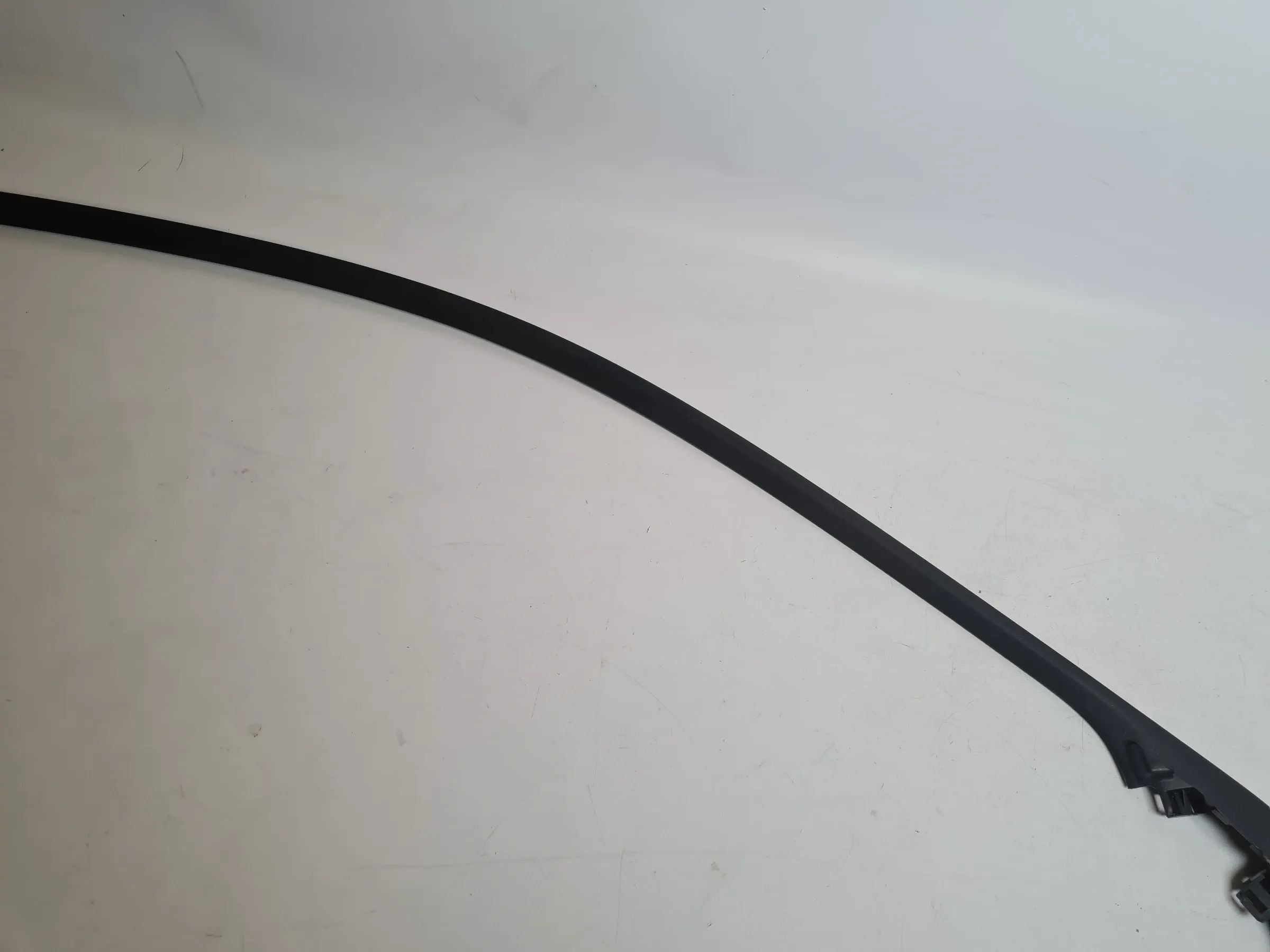 Original Mercedes C-Klasse (CL203) Fensterrahmenverkleidung Links A2037250371