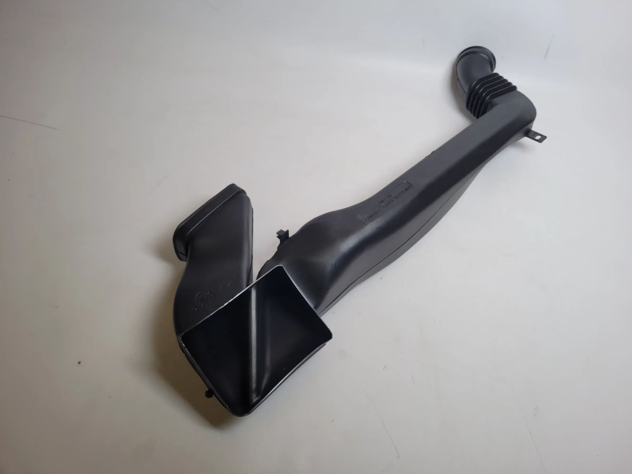 BMW 5er Touring E39 Kaltluftkanal Luft Rechts 64.22-8159752 Original