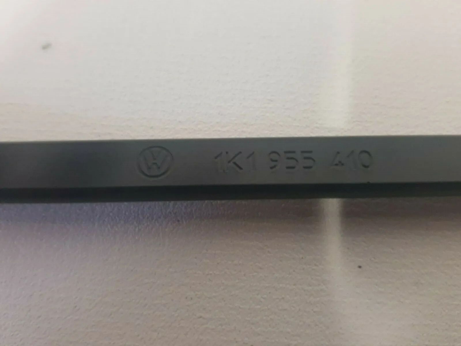 VW Golf 5 1K windshield wiper arm wiper arm windshield wiper arm right 1K1955410 