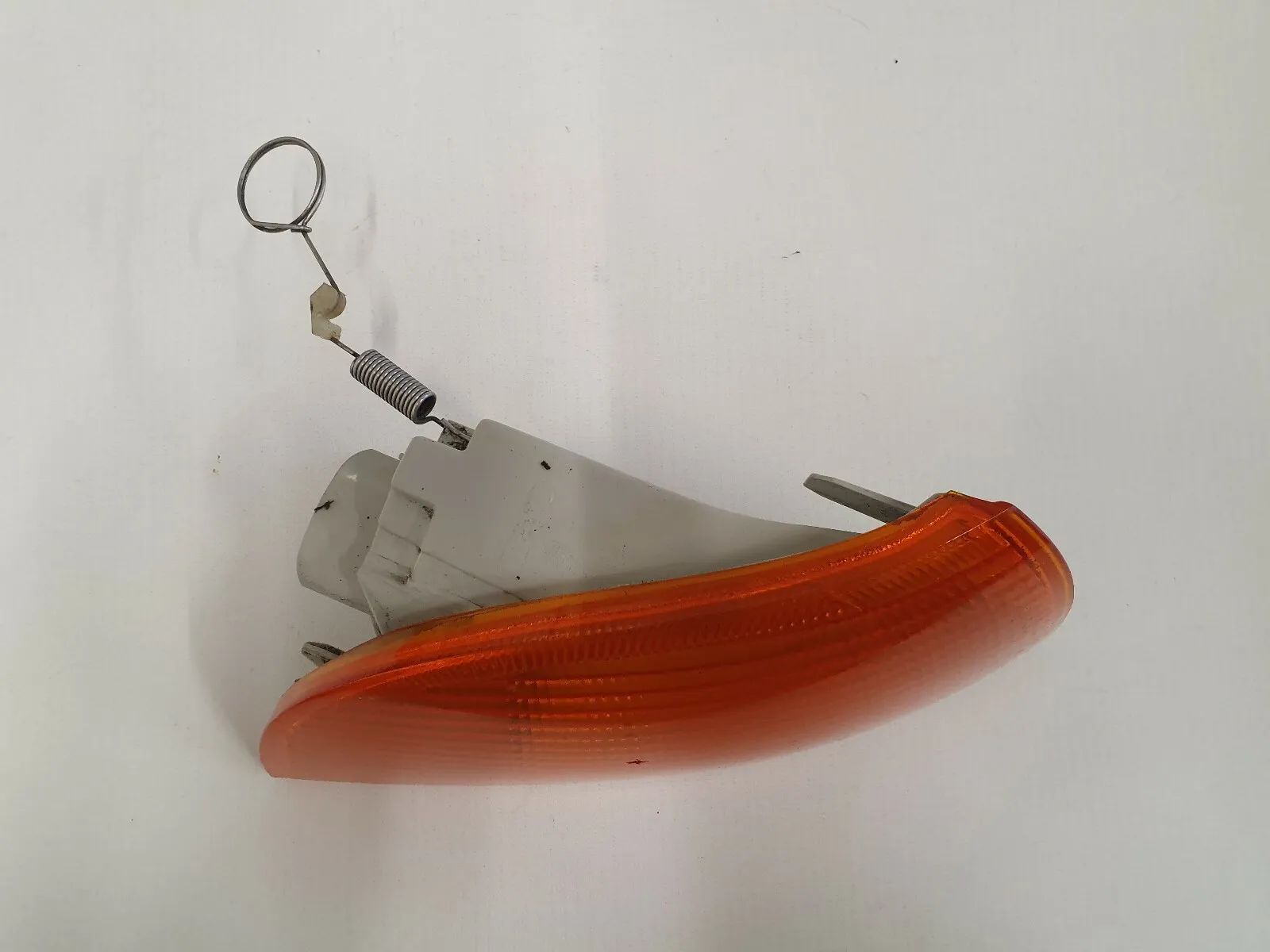 Sinalizador original Hella dianteiro direito R 142374 Fiat Punto 176 Sedan K32