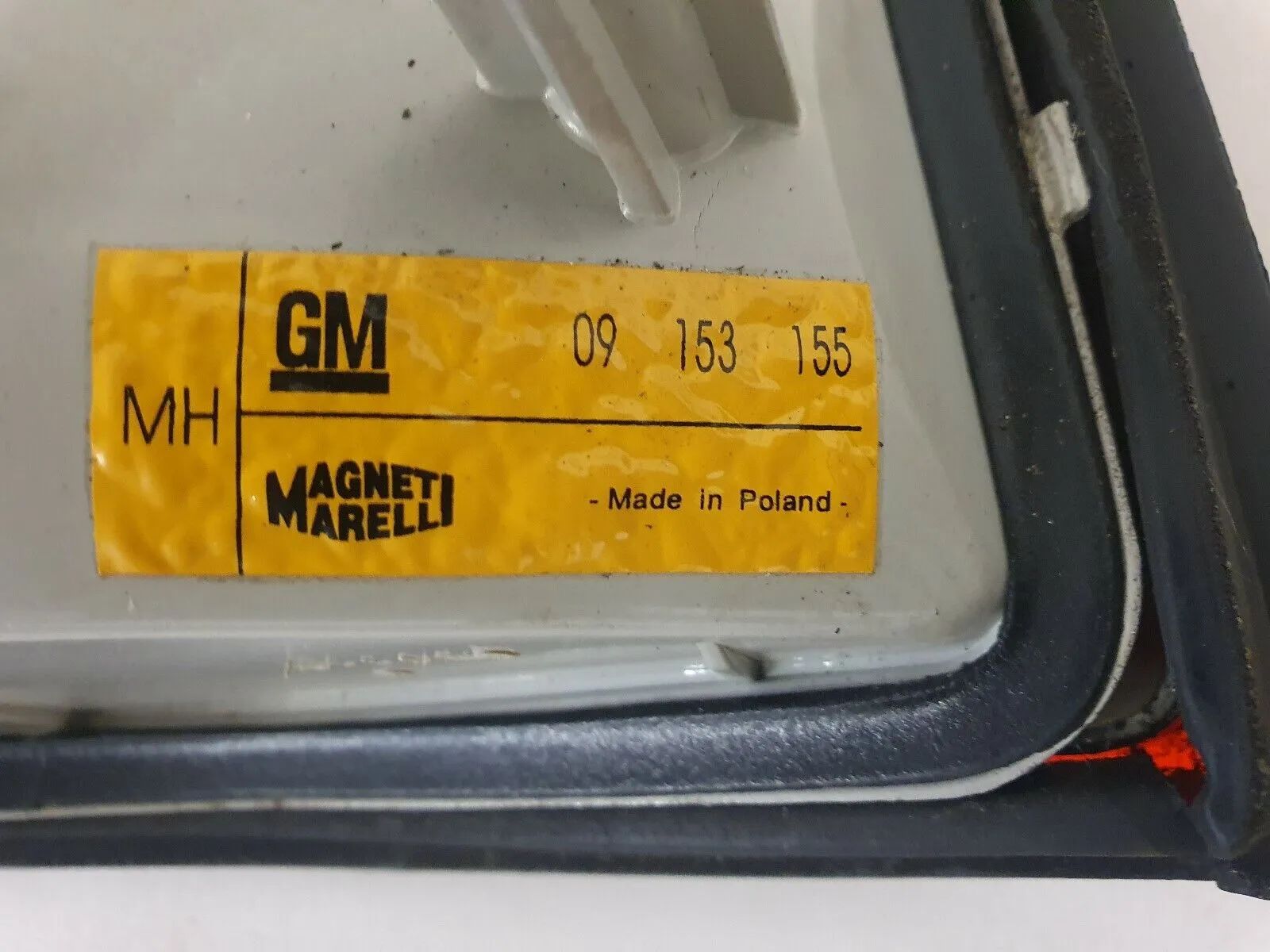 असली ब्रेक लाइट Opel Vectra B Kombi दायां GM09153155