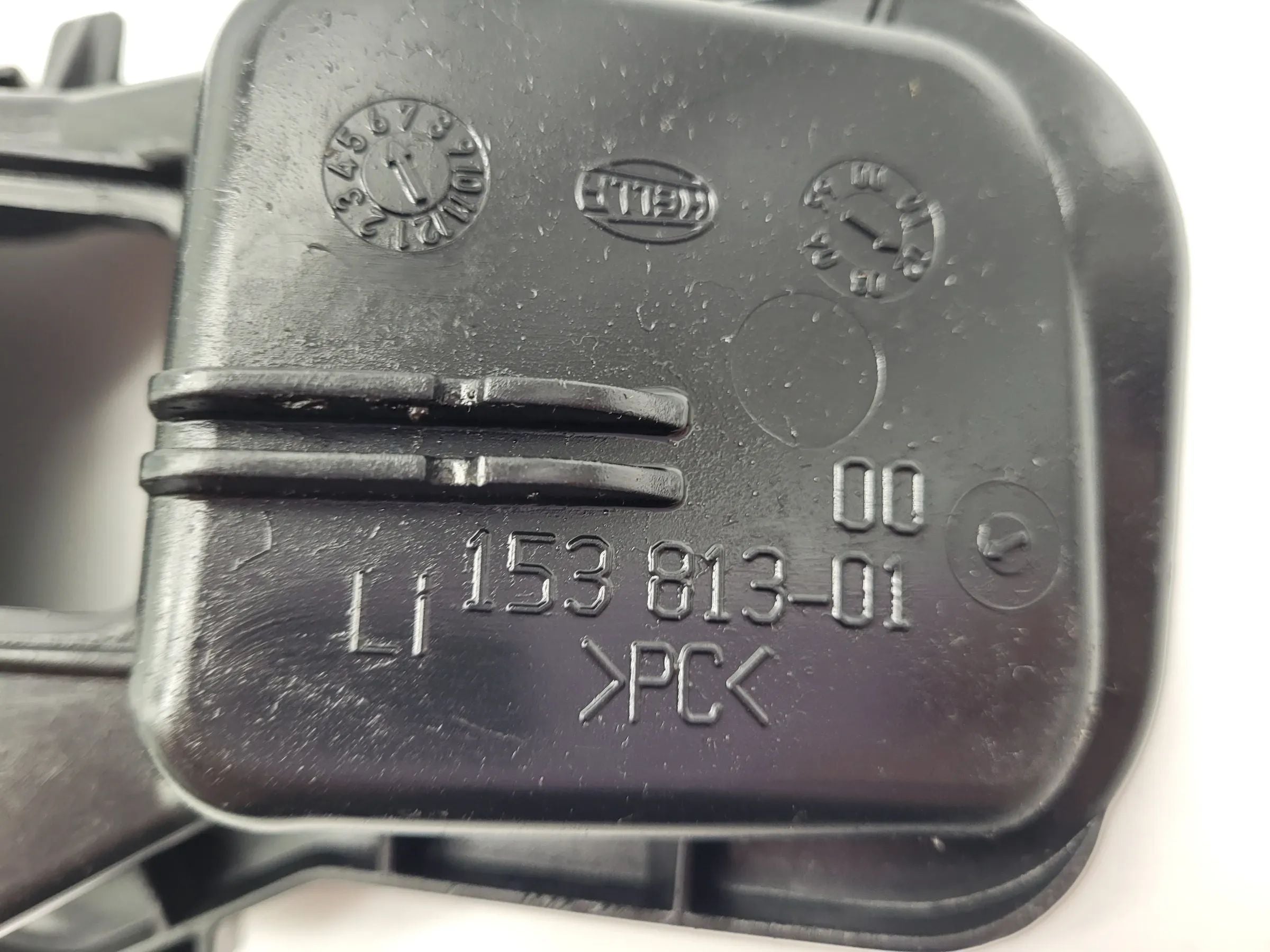 Original Audi A6 Avant (4B5/4B6) Scheinwerfer Kappe Abdeckung Links 153 813-01