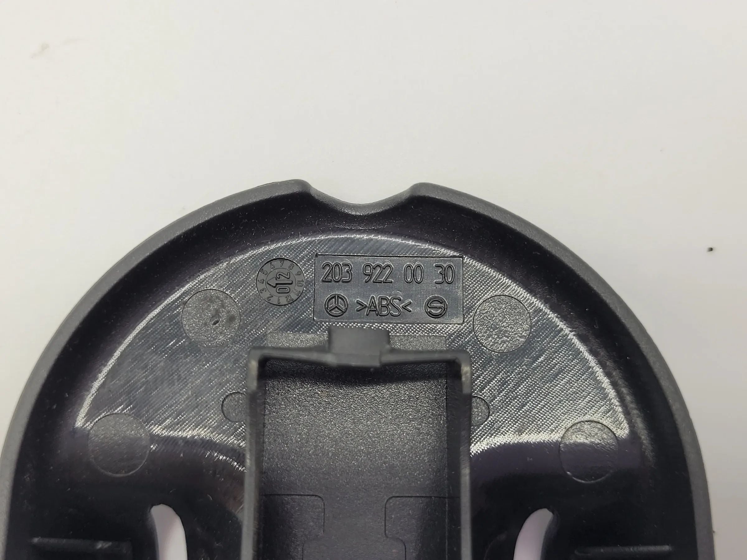 Original Mercedes-Benz C-Klasse (W203) Gurt Abdeckung Rechts A2039220030
