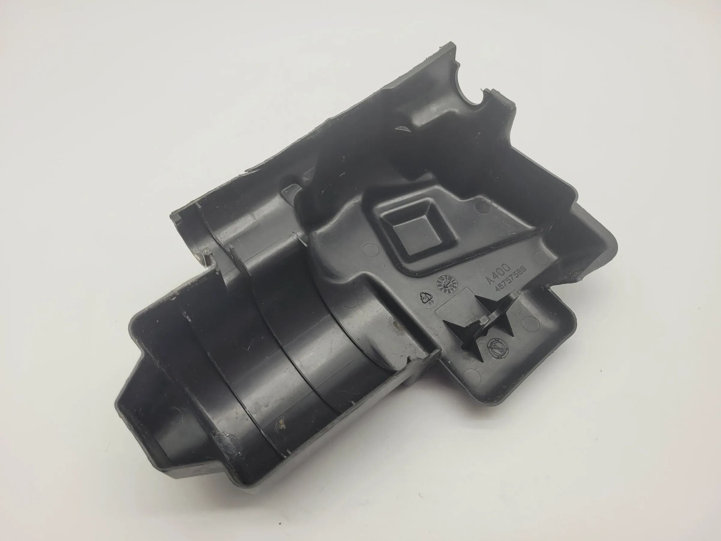 Original Fiat Punto (188) Abdeckung Wischermotor Blende 46757588